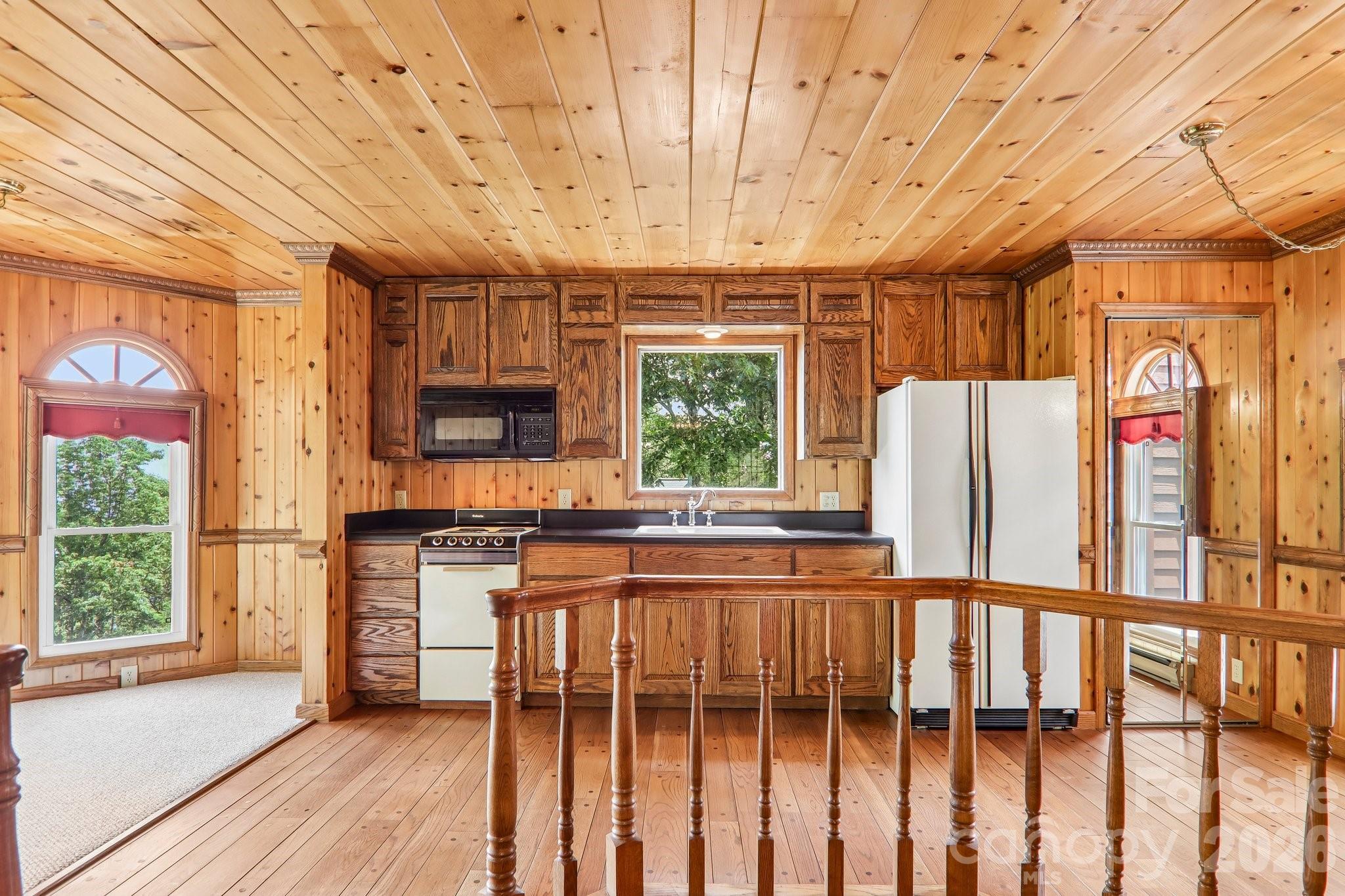156 Simpson Lane — Maggie Valley