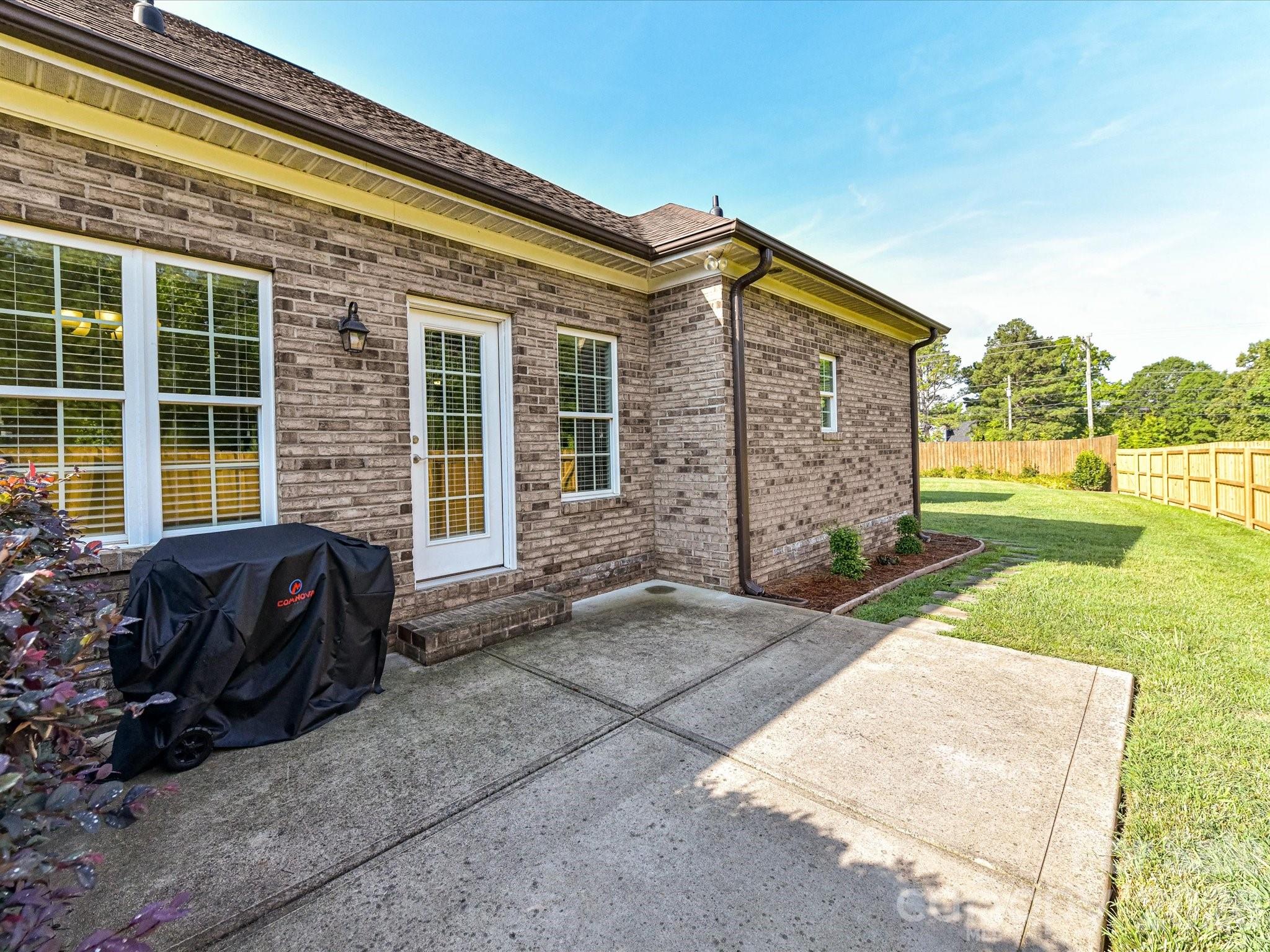 258 Lagoda Drive — Locust