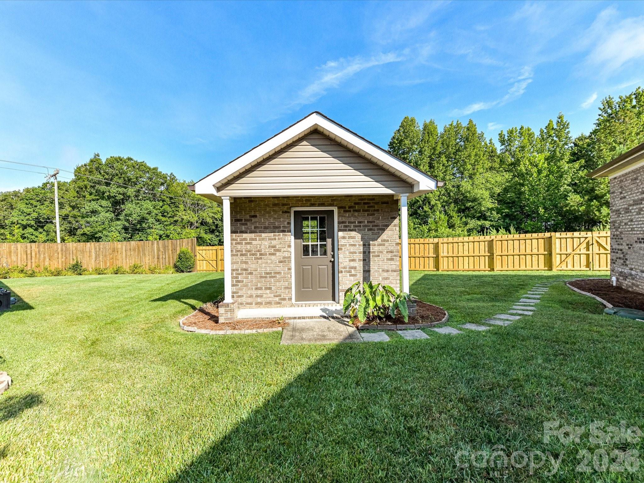 258 Lagoda Drive — Locust