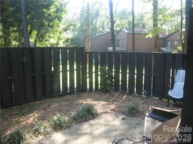 5322 Farm Pond Lane — Charlotte