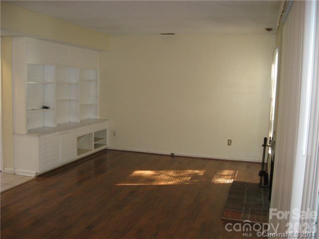 5322 Farm Pond Lane — Charlotte