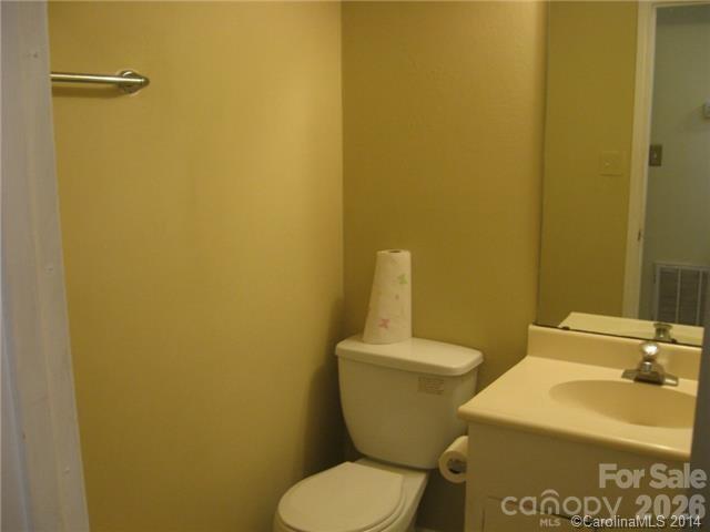 5322 Farm Pond Lane — Charlotte