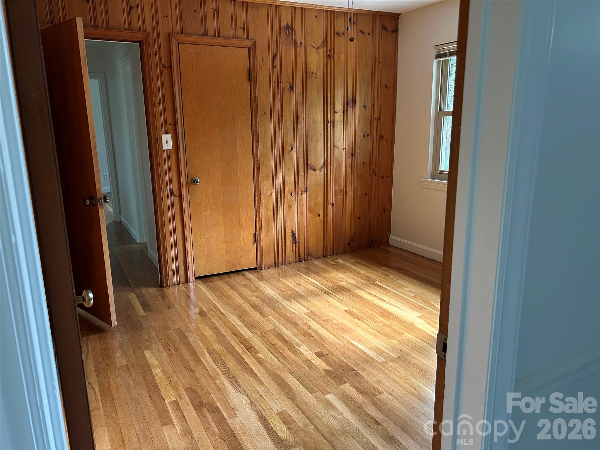 28 S College Street — Weaverville