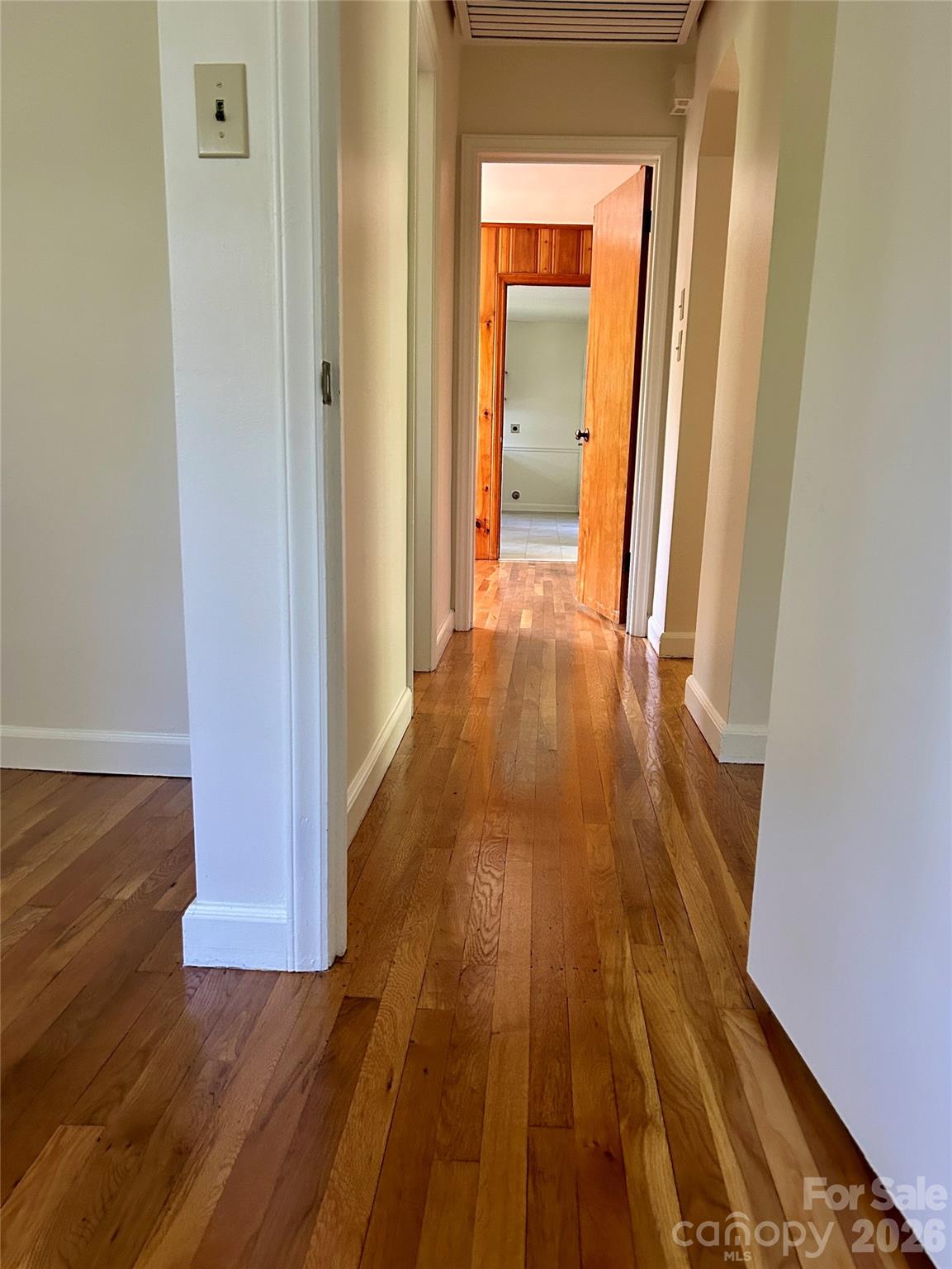 28 S College Street — Weaverville