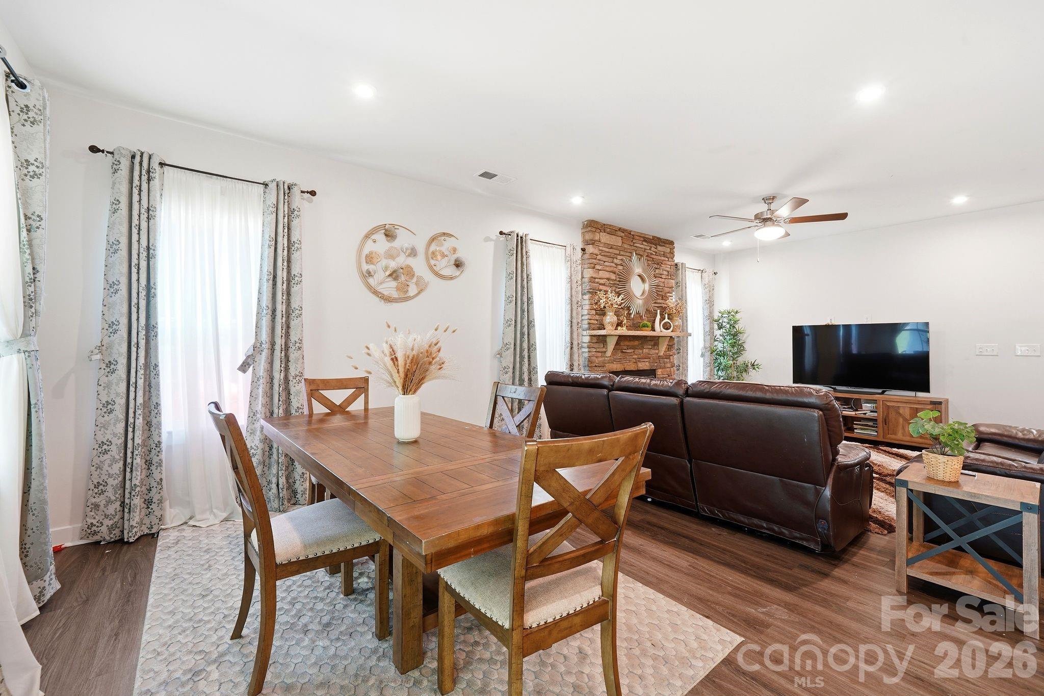 10129 Harvest Gold Drive — Charlotte