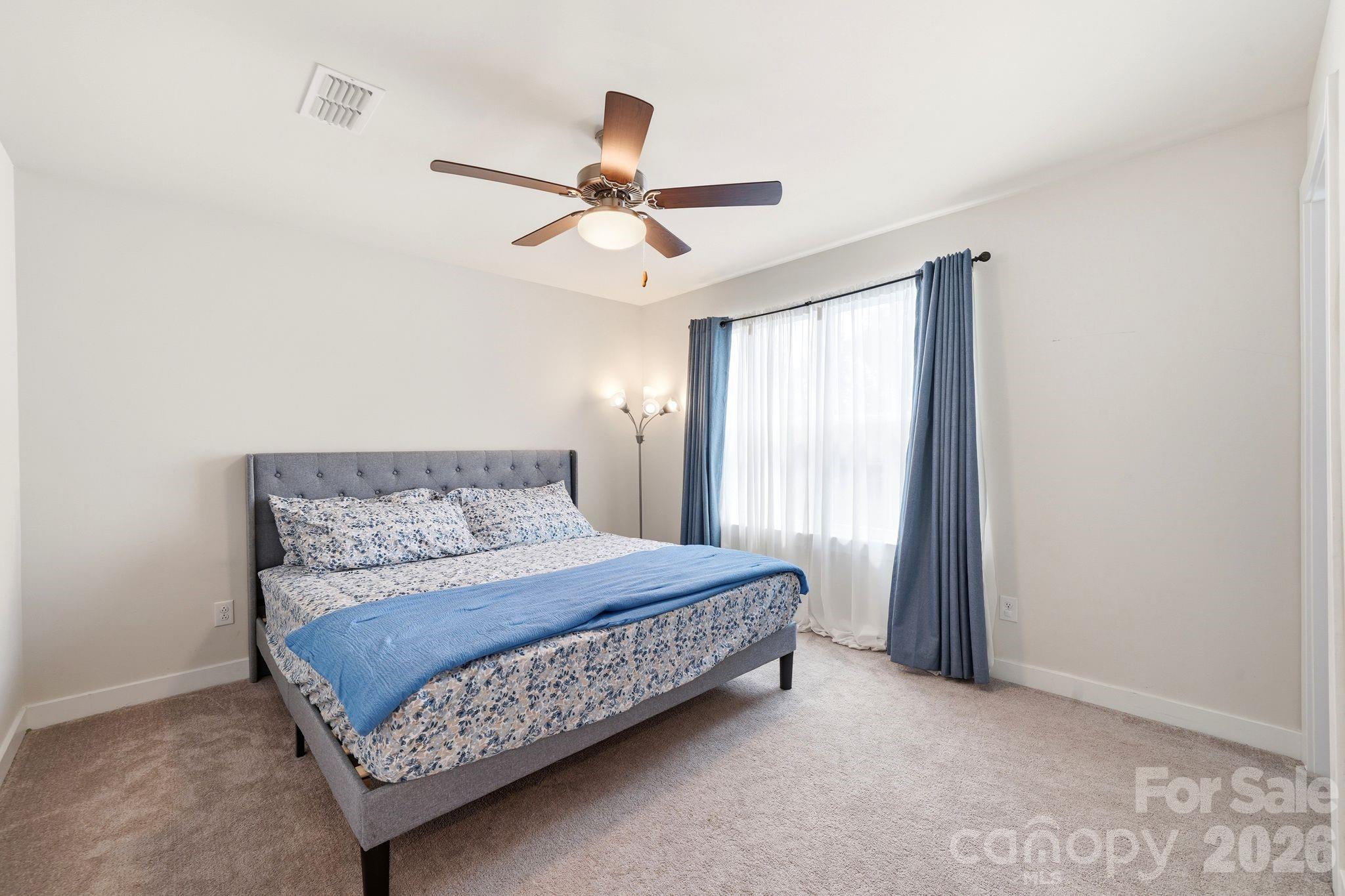10129 Harvest Gold Drive — Charlotte