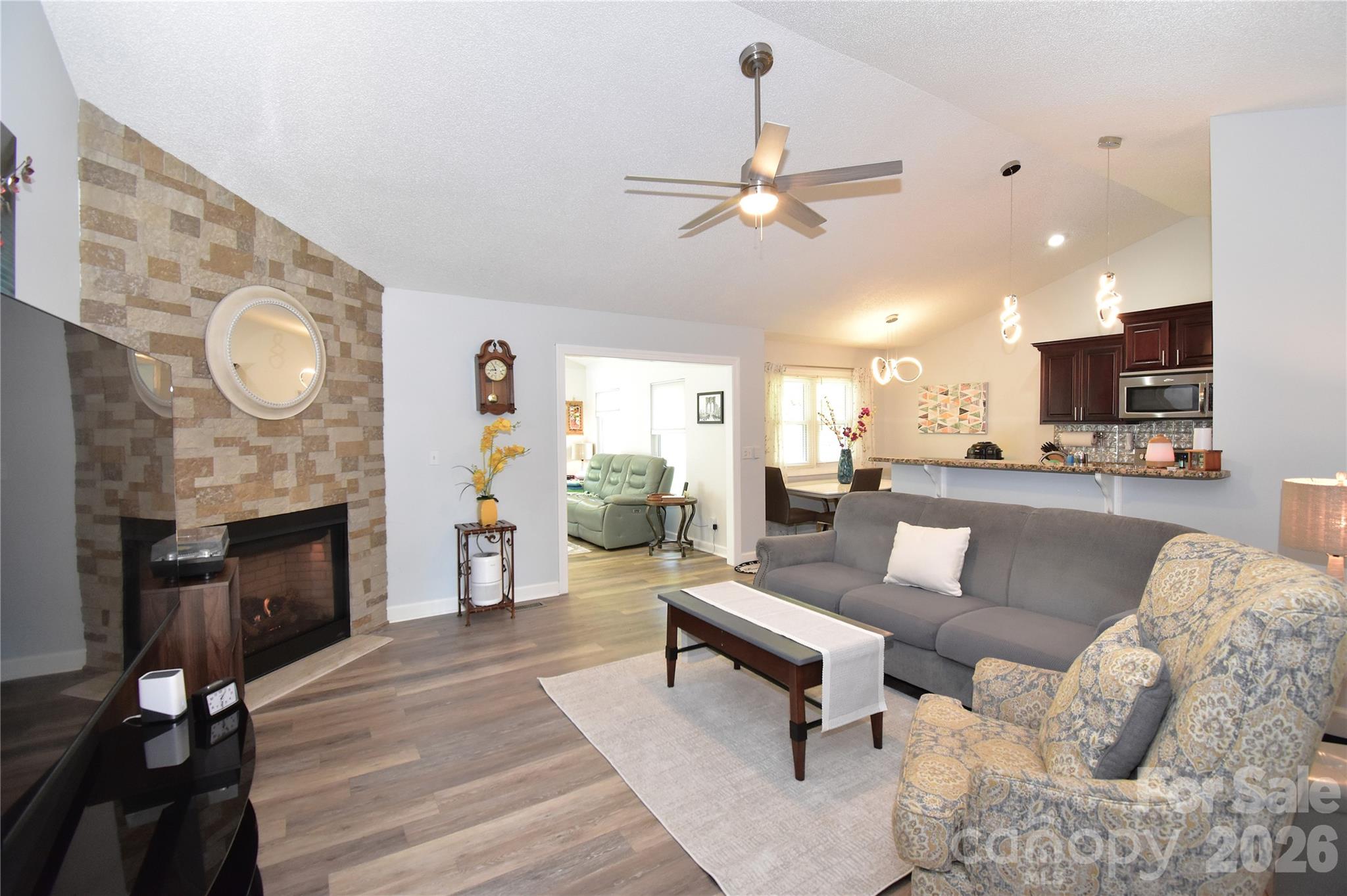 302 Watson Road — Arden
