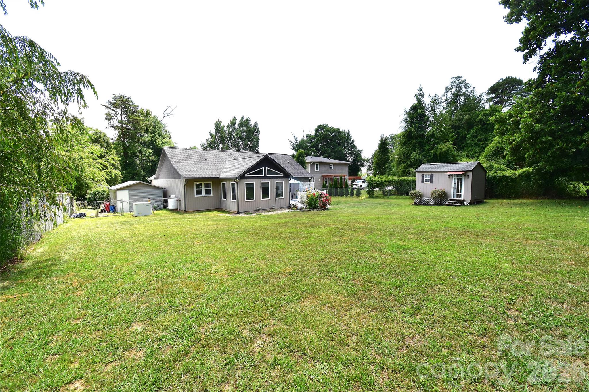 302 Watson Road — Arden