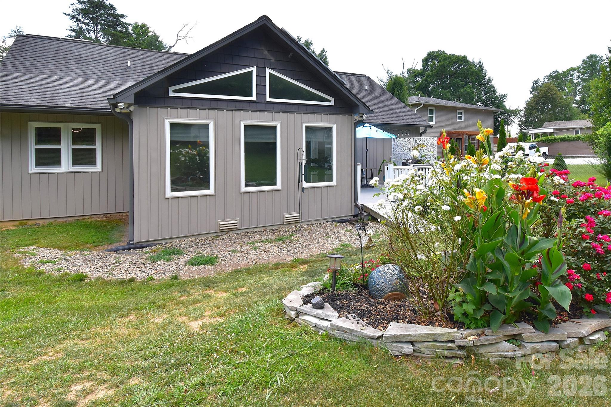 302 Watson Road — Arden