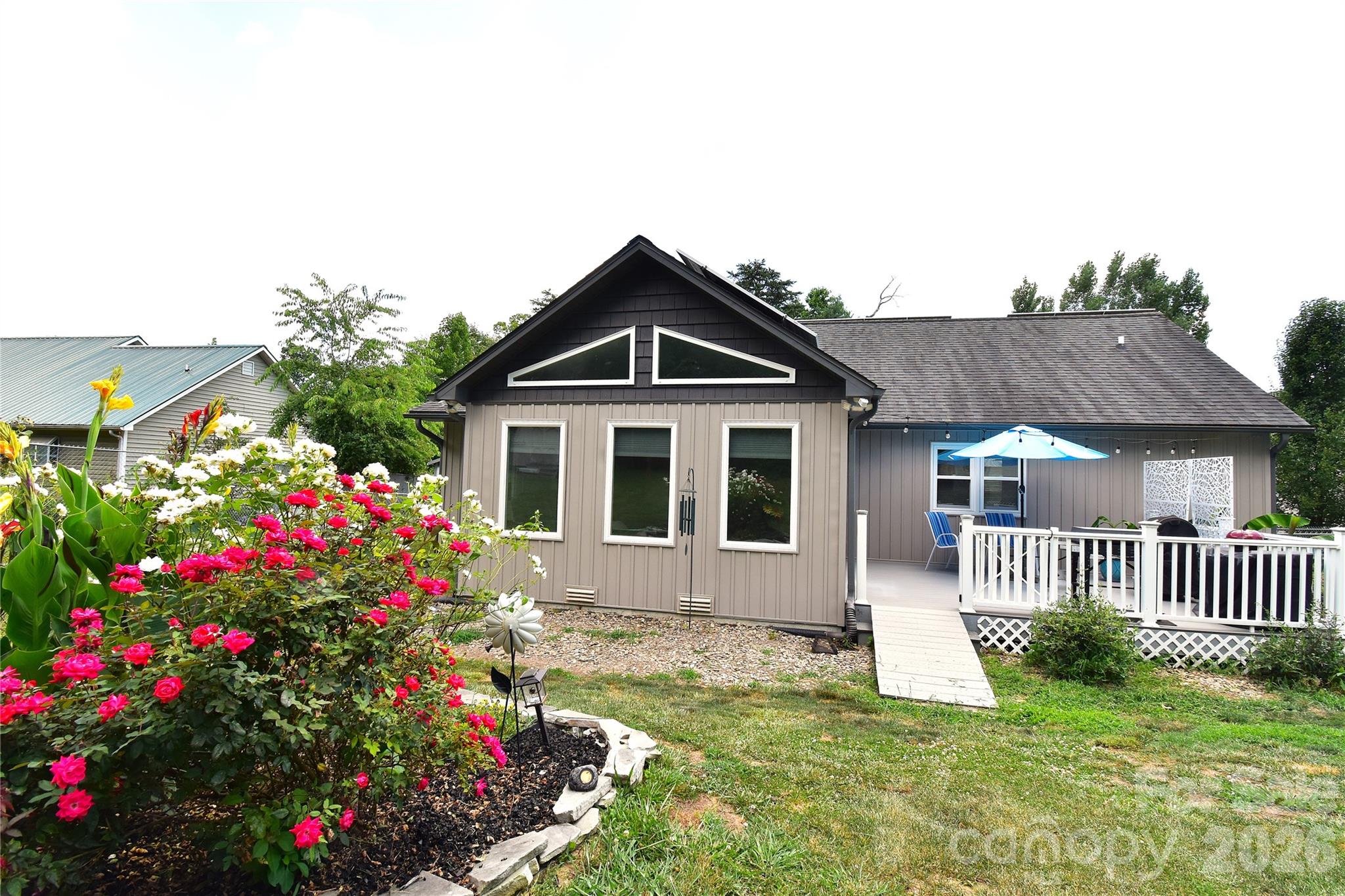 302 Watson Road — Arden