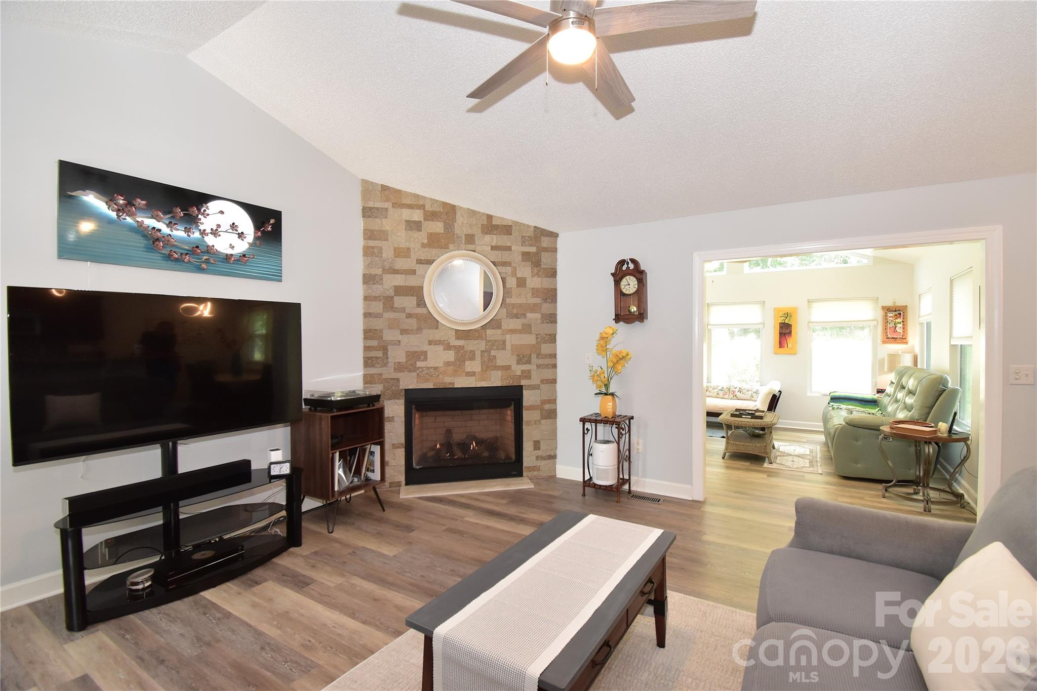 302 Watson Road — Arden
