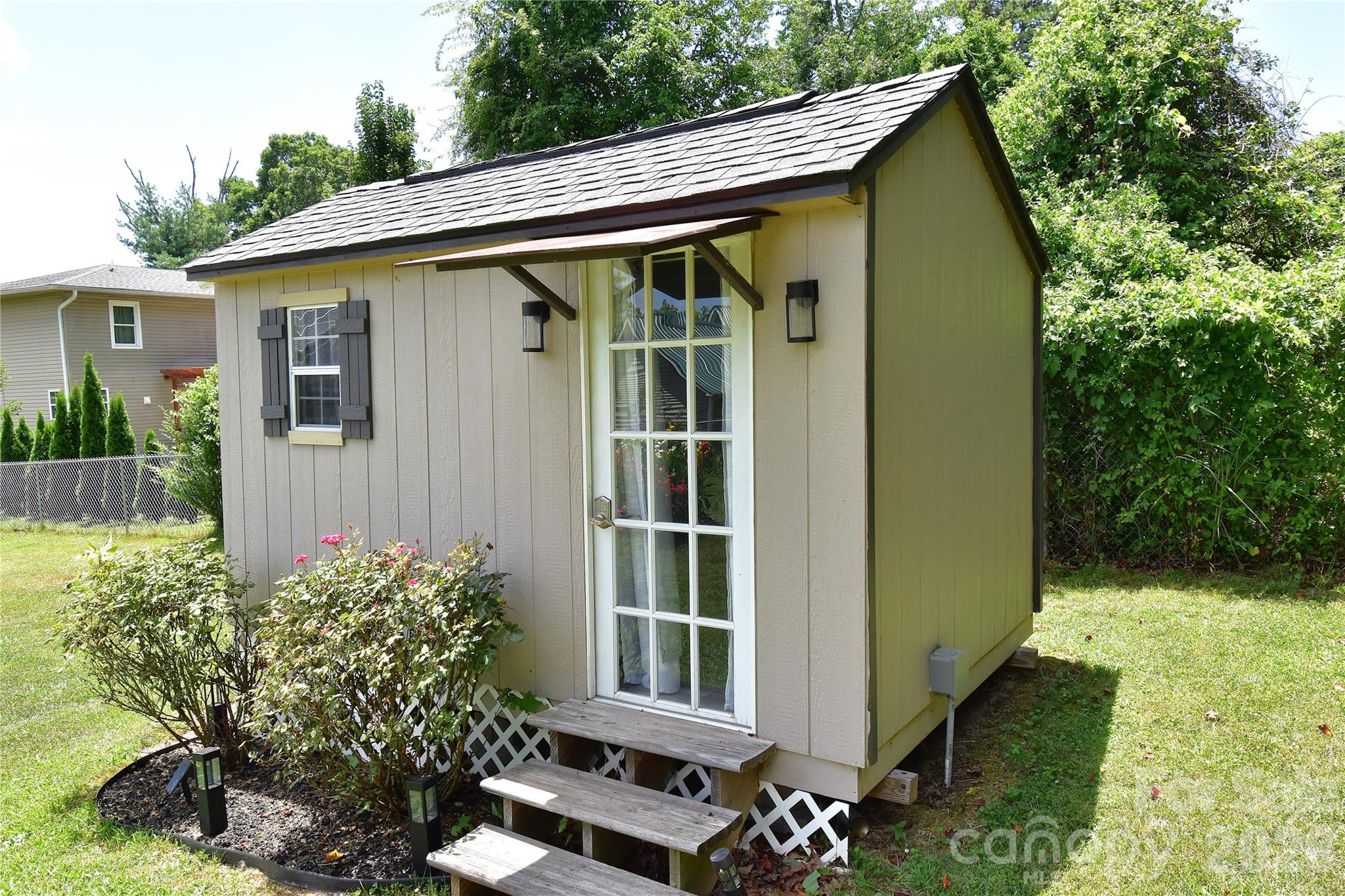 302 Watson Road — Arden