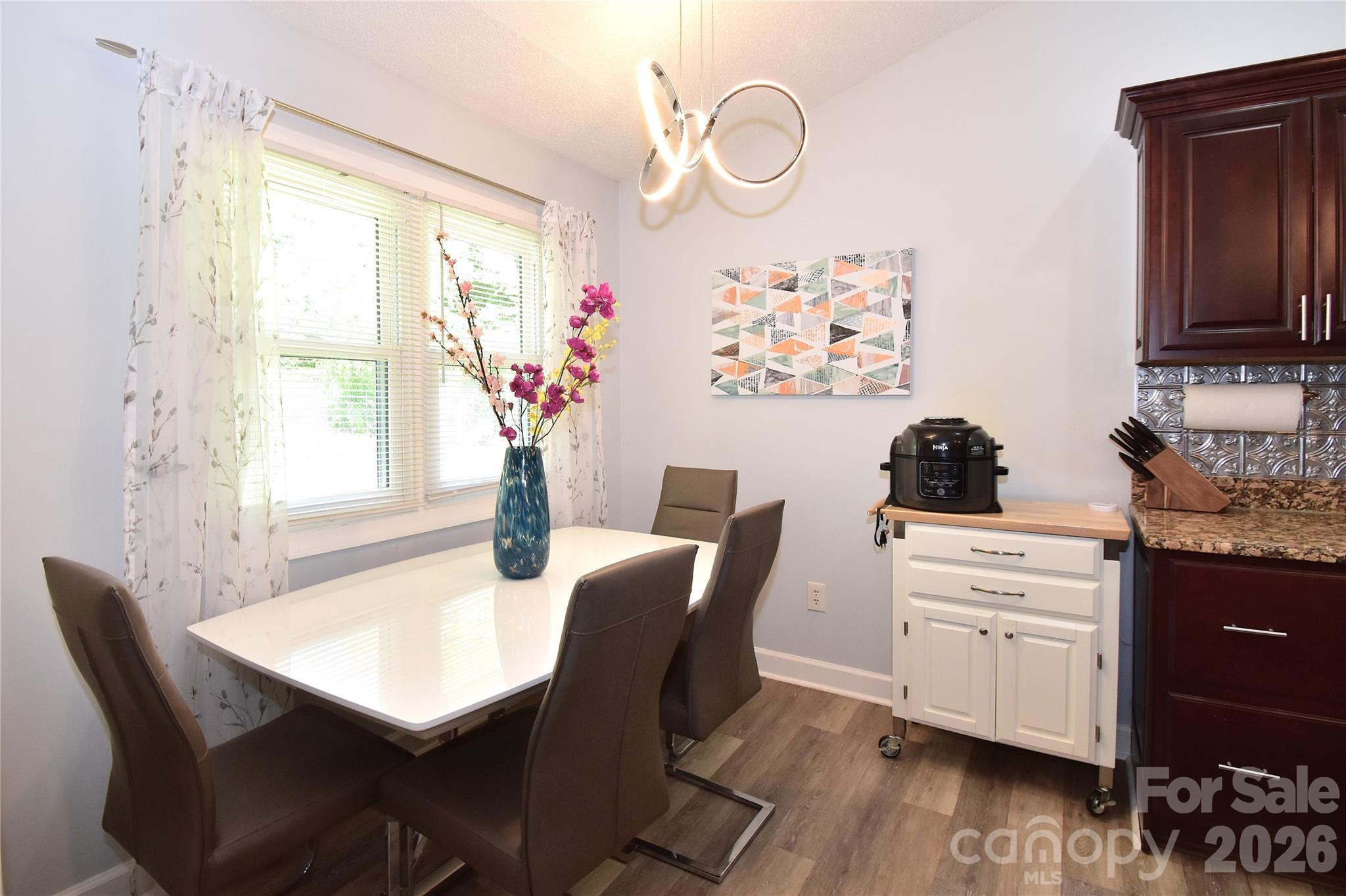 302 Watson Road — Arden