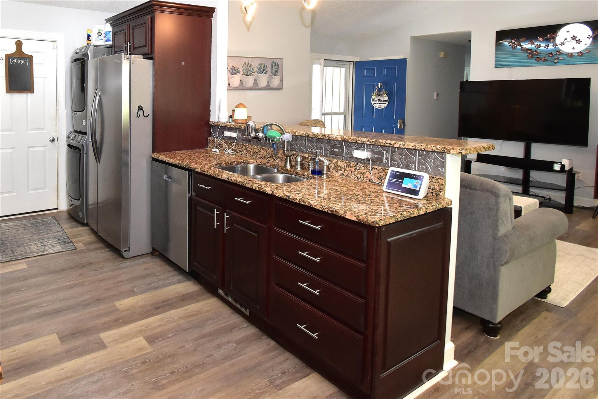 302 Watson Road — Arden