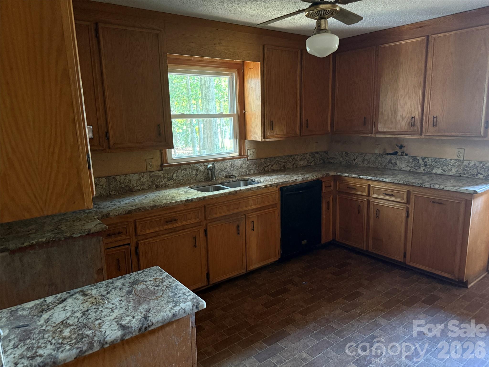 121 Brady Circle Road — Statesville
