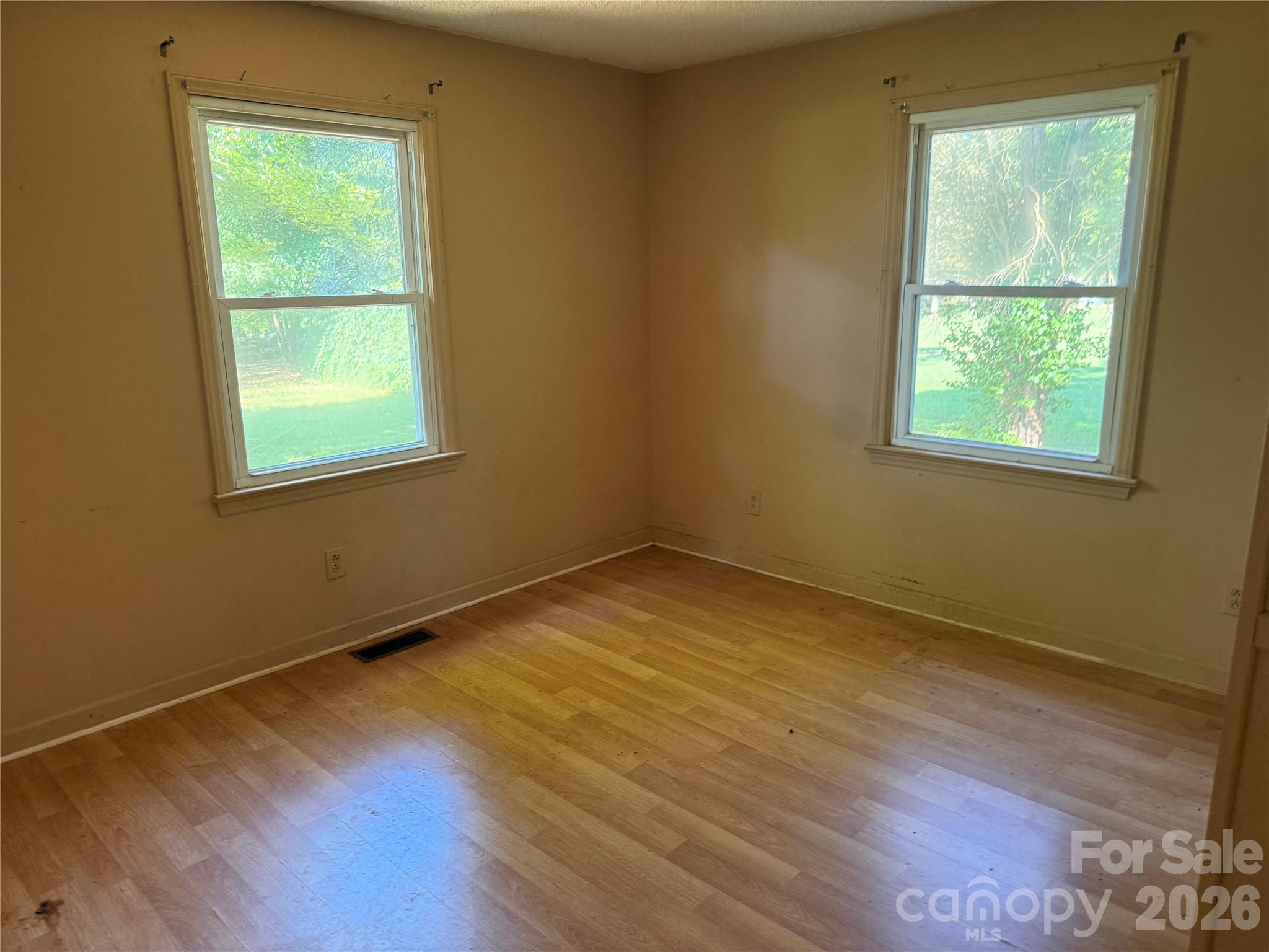 121 Brady Circle Road — Statesville