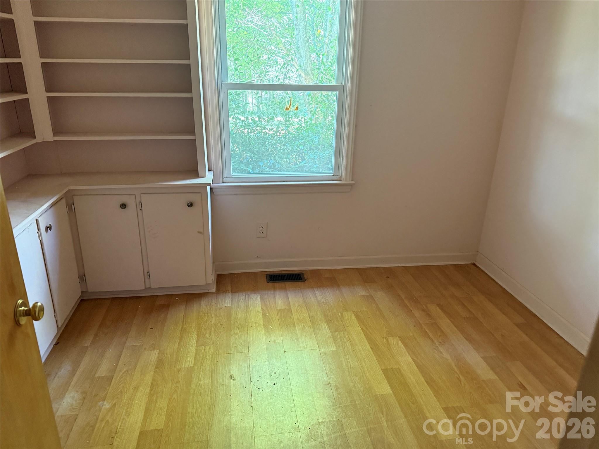 121 Brady Circle Road — Statesville
