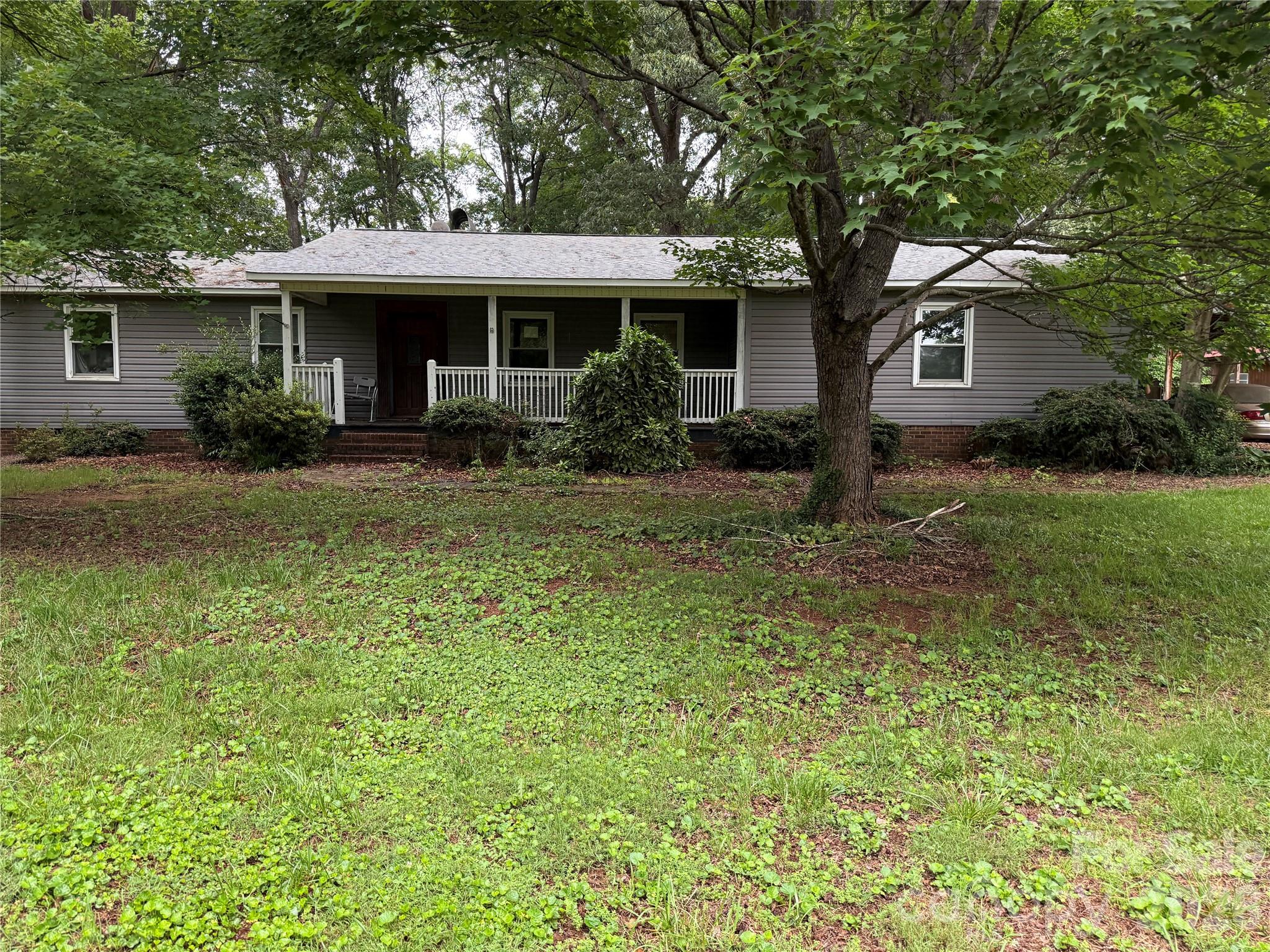 121 Brady Circle Road — Statesville