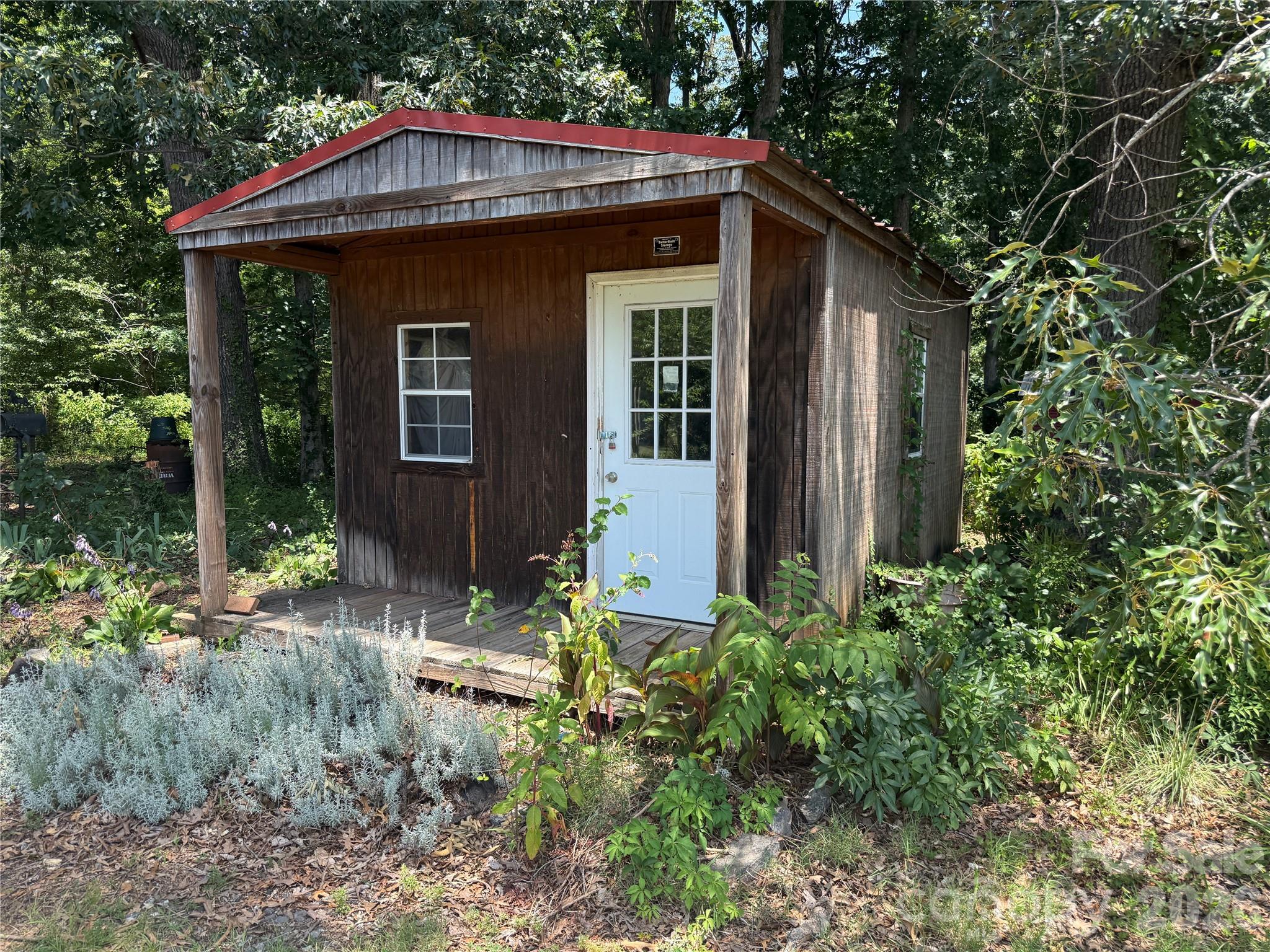121 Brady Circle Road — Statesville