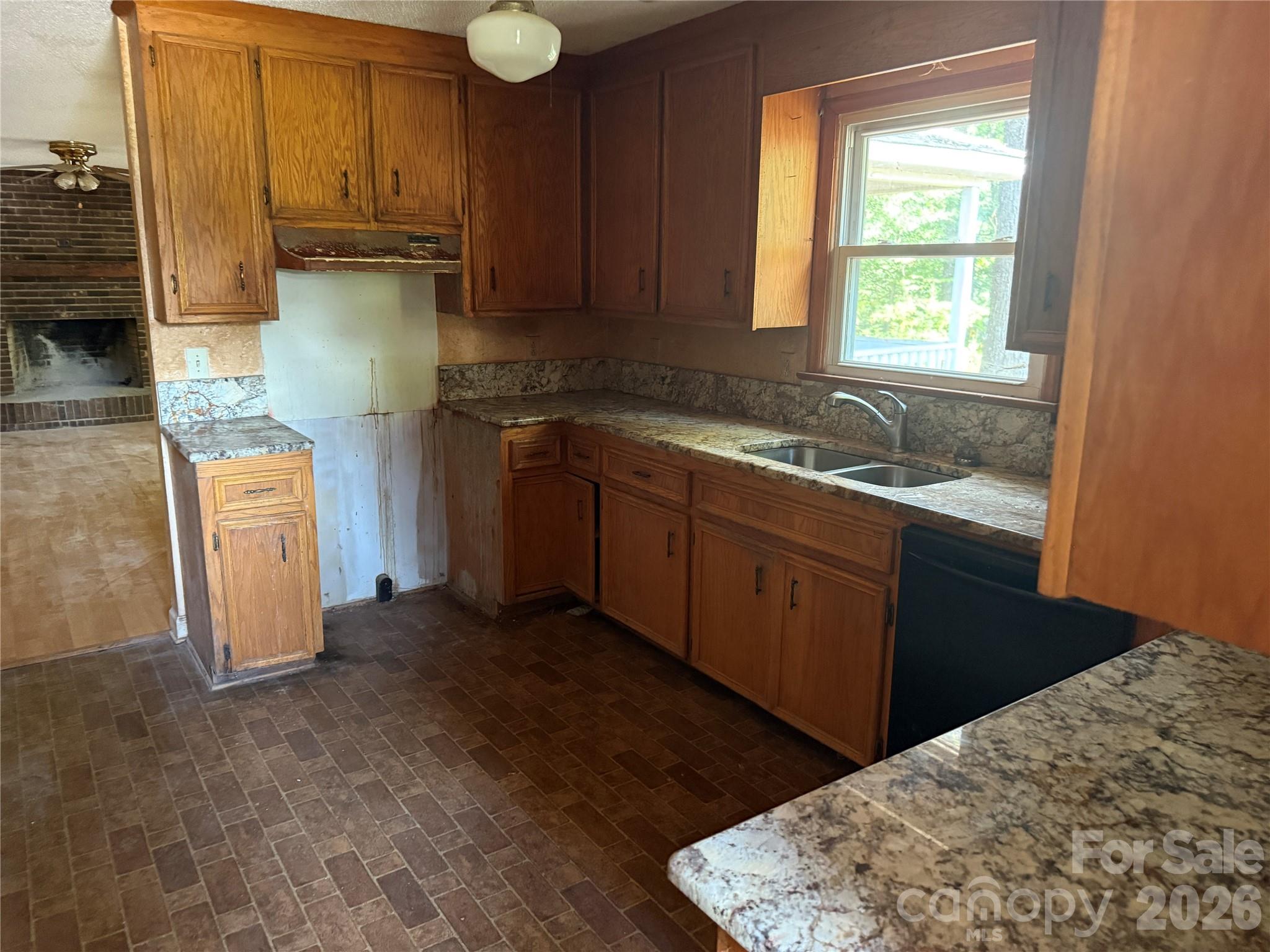 121 Brady Circle Road — Statesville