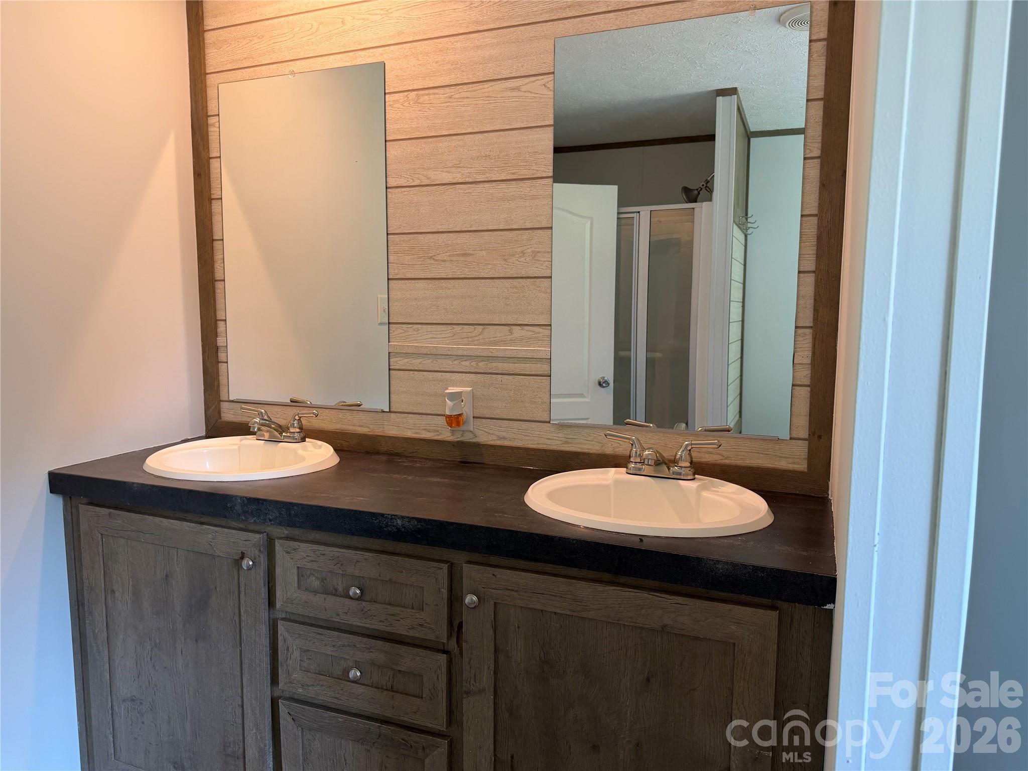 1003 Lavender Road — Grover