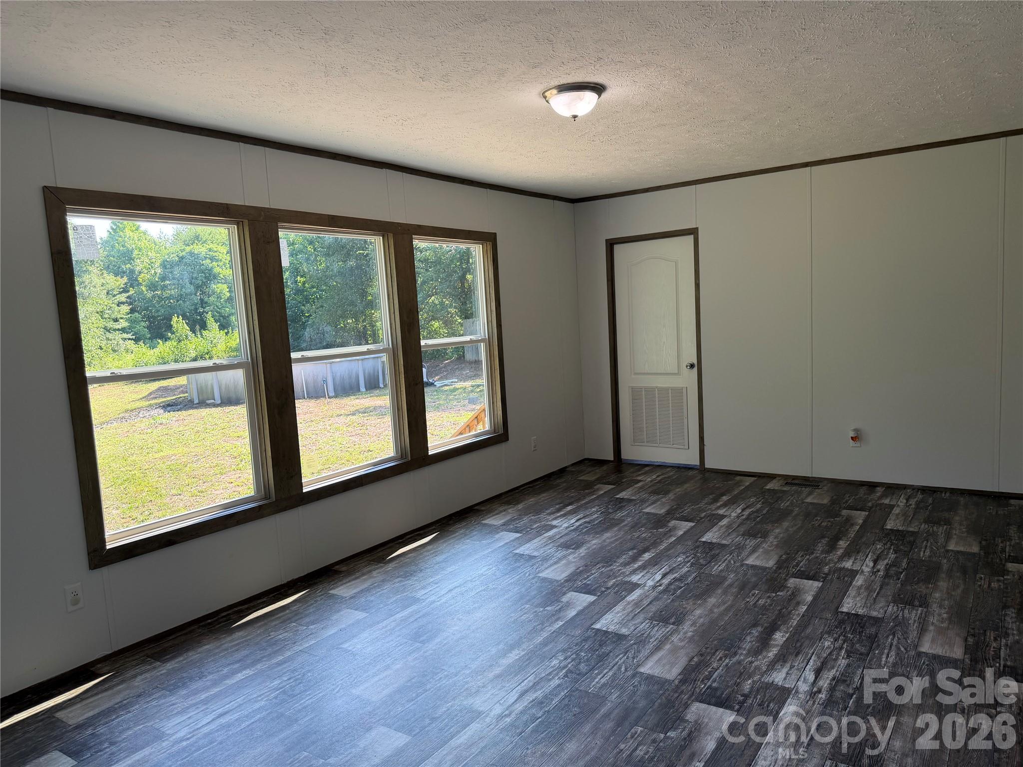 1003 Lavender Road — Grover