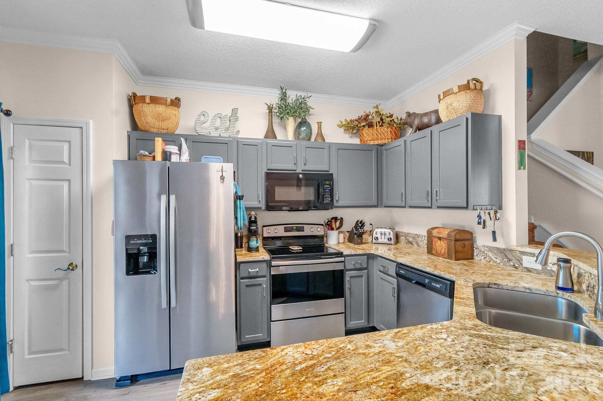 2713 Mill Valley Court — Matthews