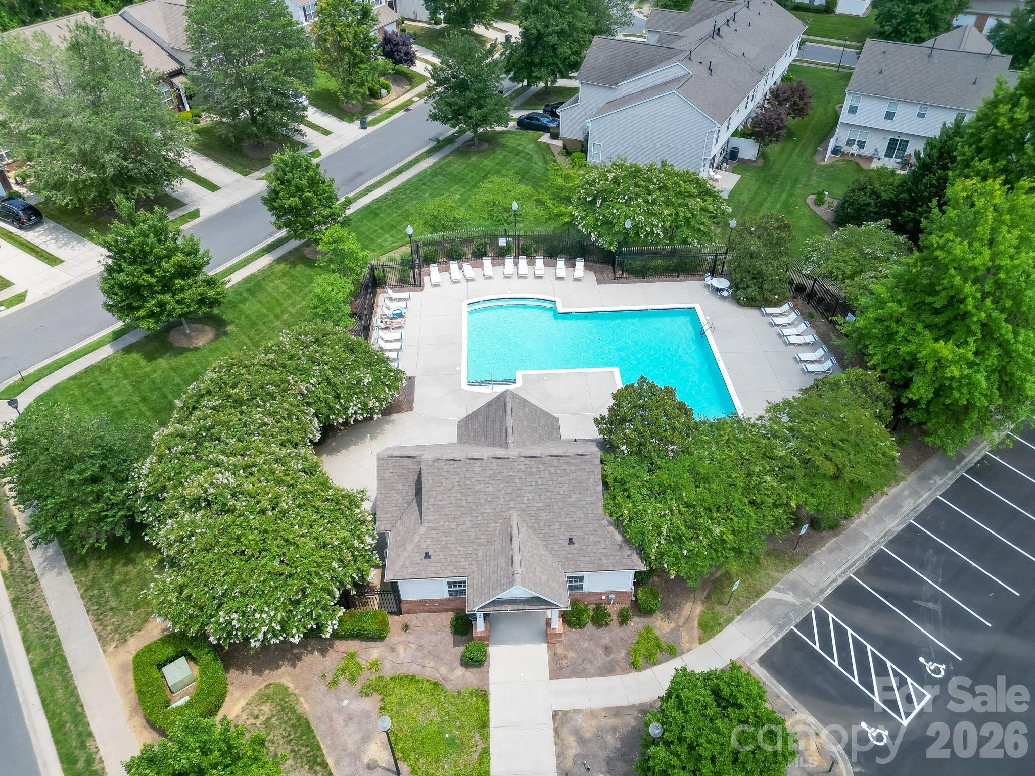 2713 Mill Valley Court — Matthews