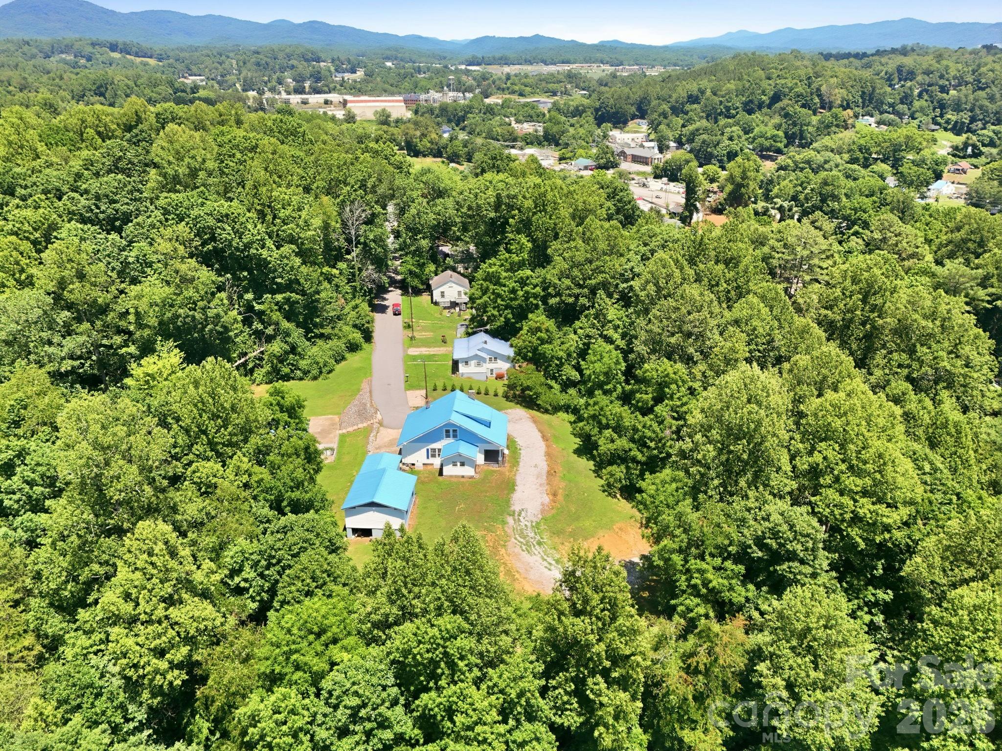 1231 Caldwell Place NW — Lenoir