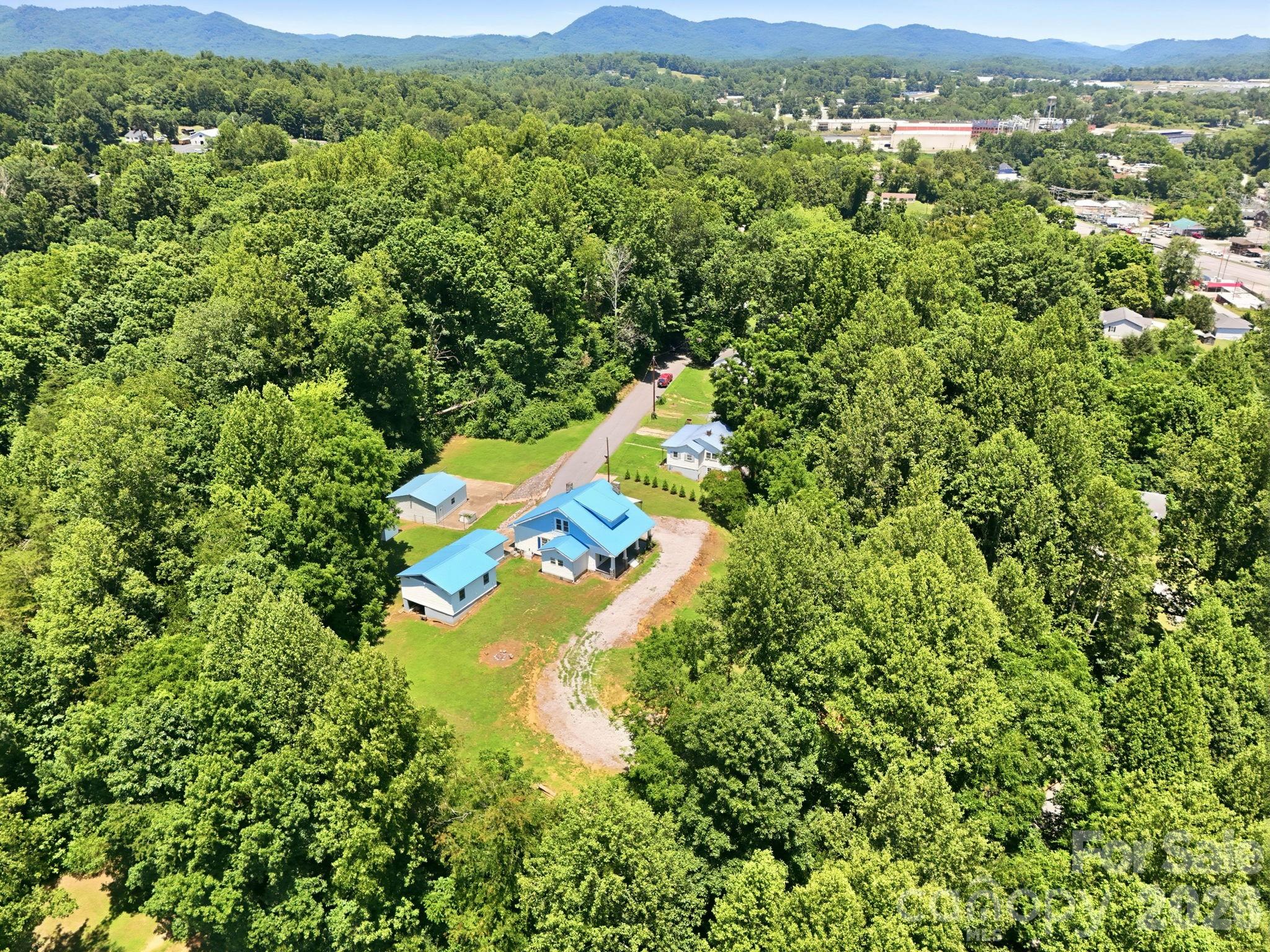 1231 Caldwell Place NW — Lenoir