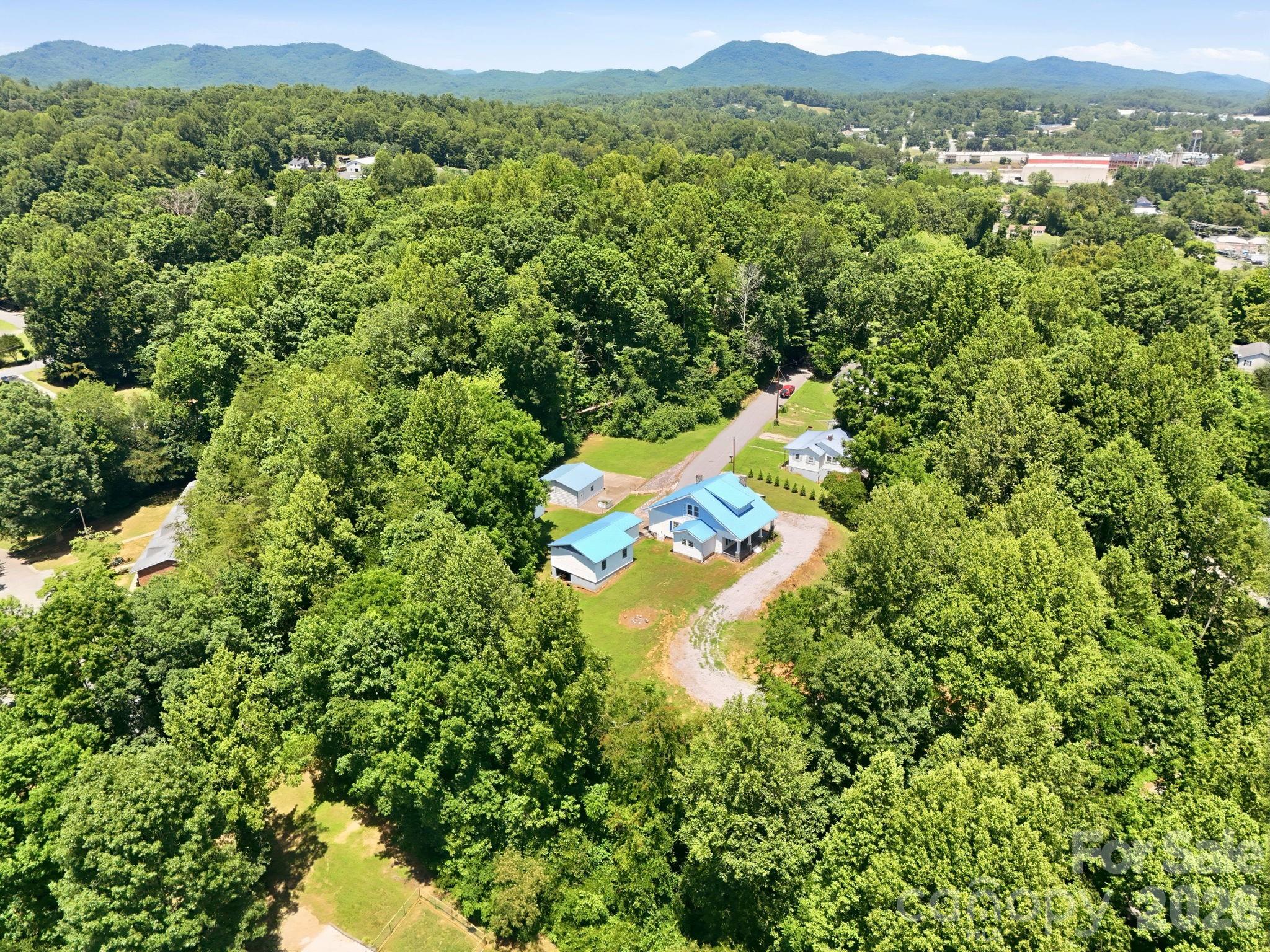 1231 Caldwell Place NW — Lenoir