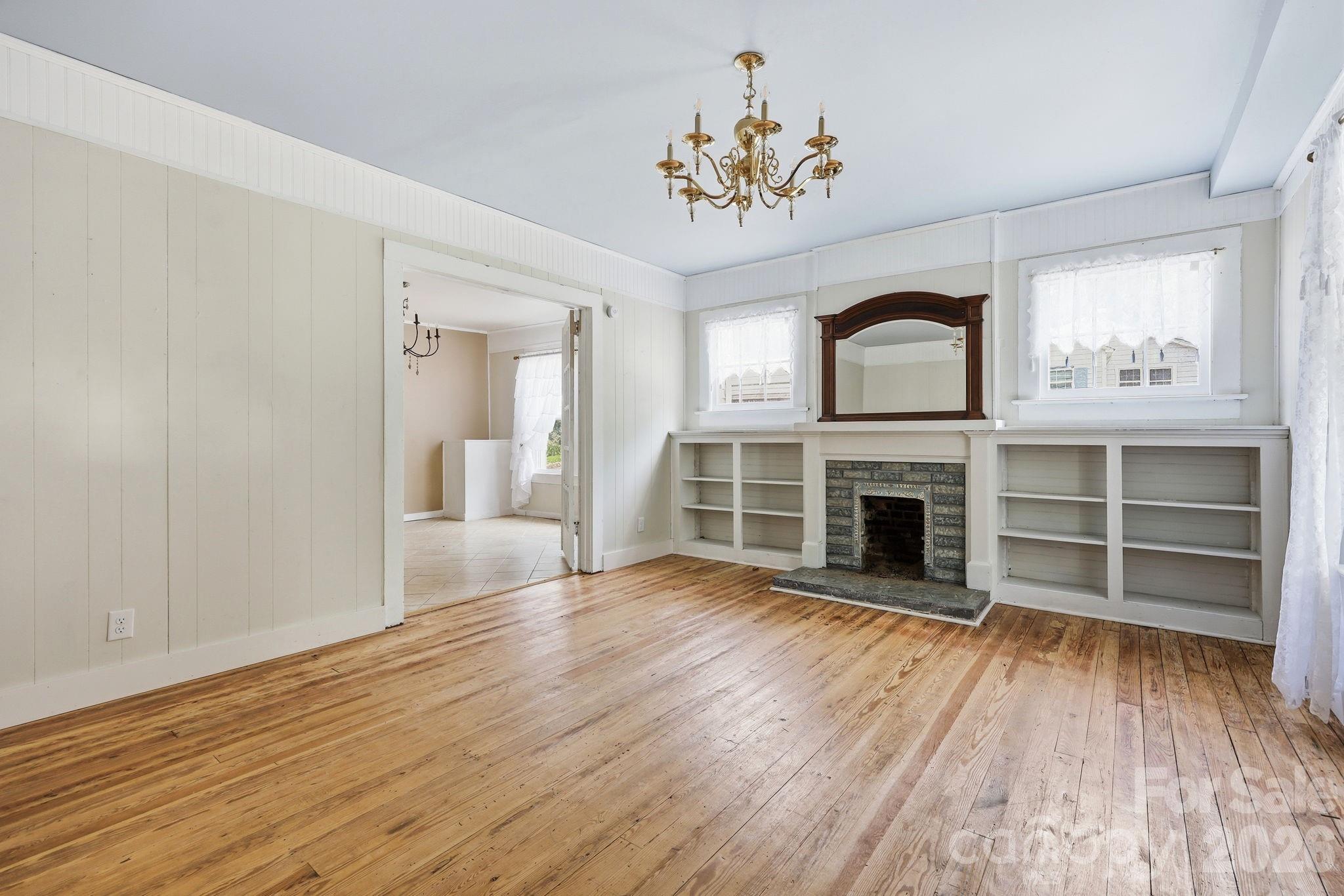 1231 Caldwell Place NW — Lenoir