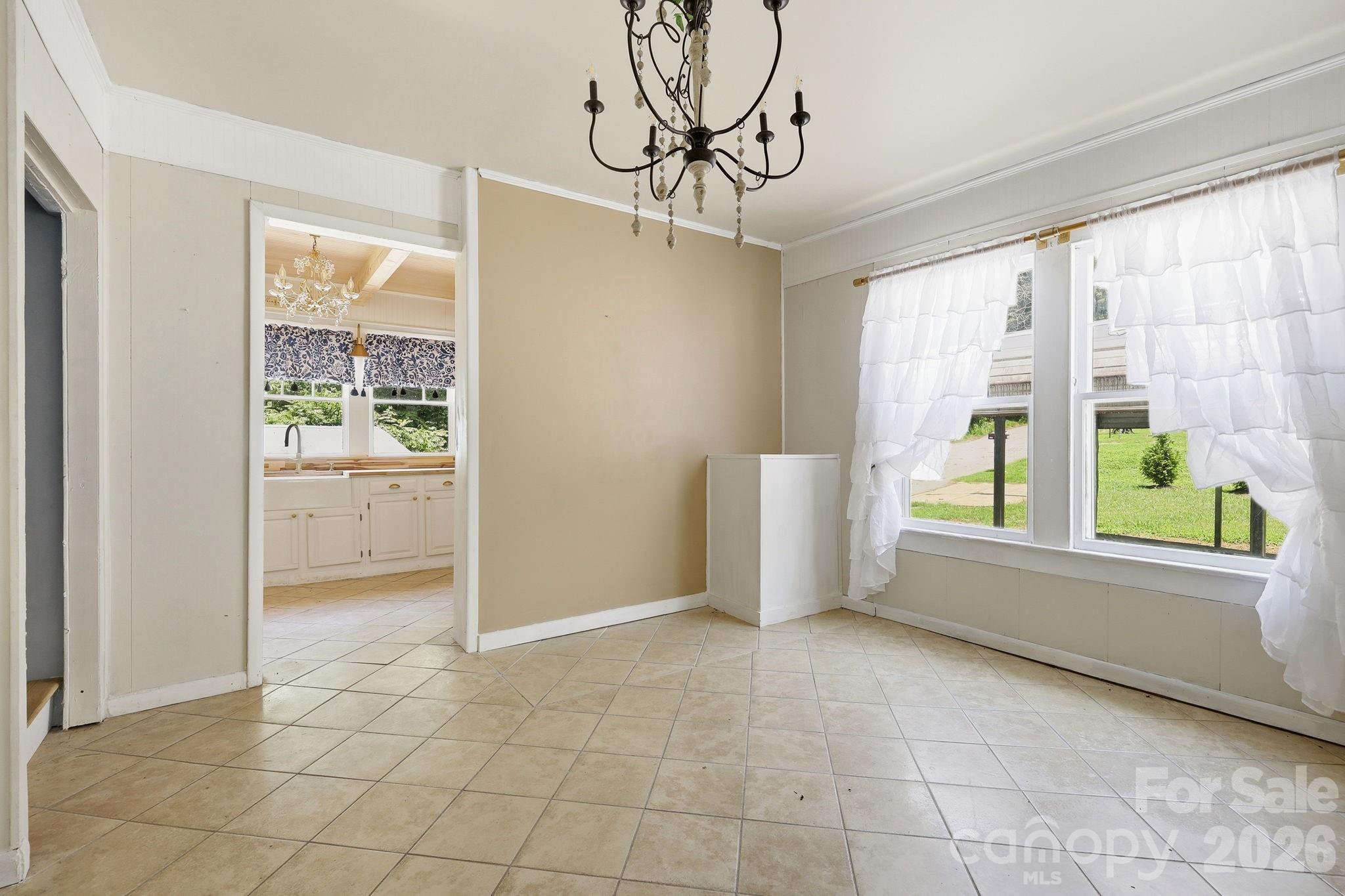 1231 Caldwell Place NW — Lenoir