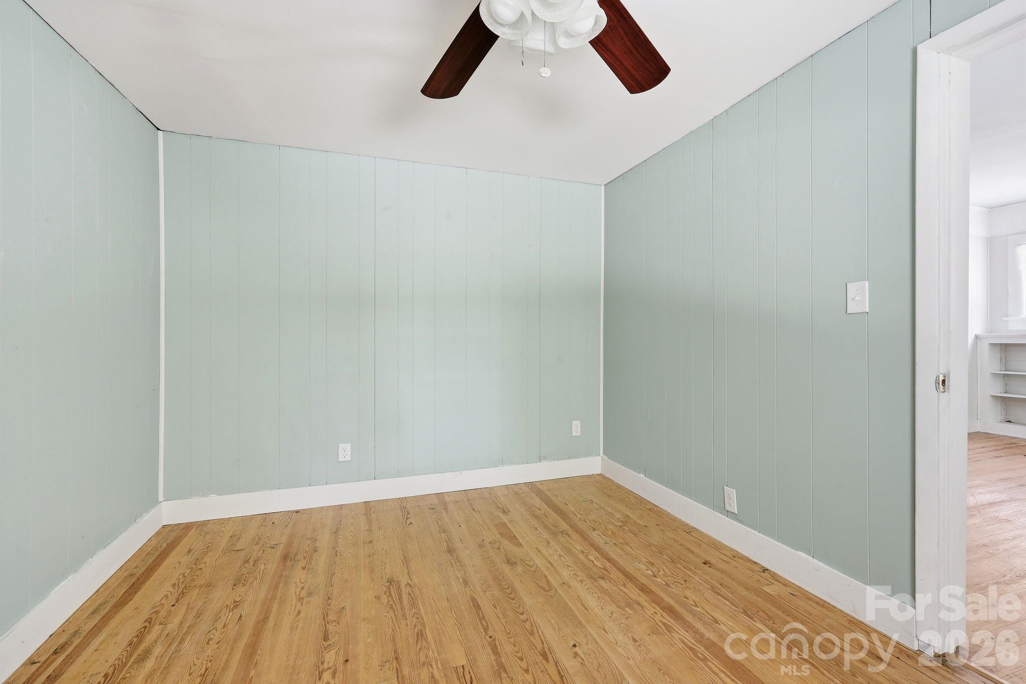 1231 Caldwell Place NW — Lenoir