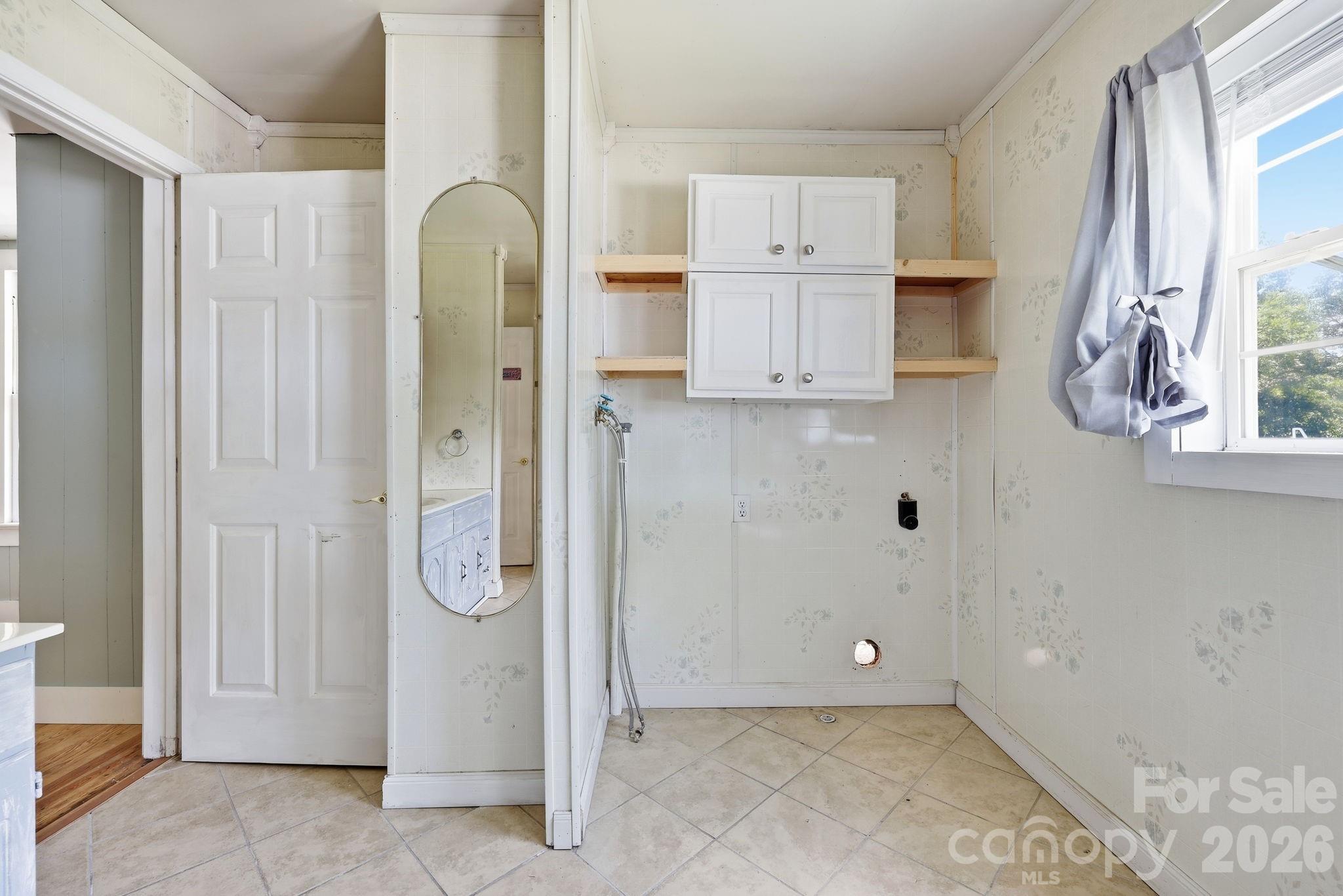 1231 Caldwell Place NW — Lenoir