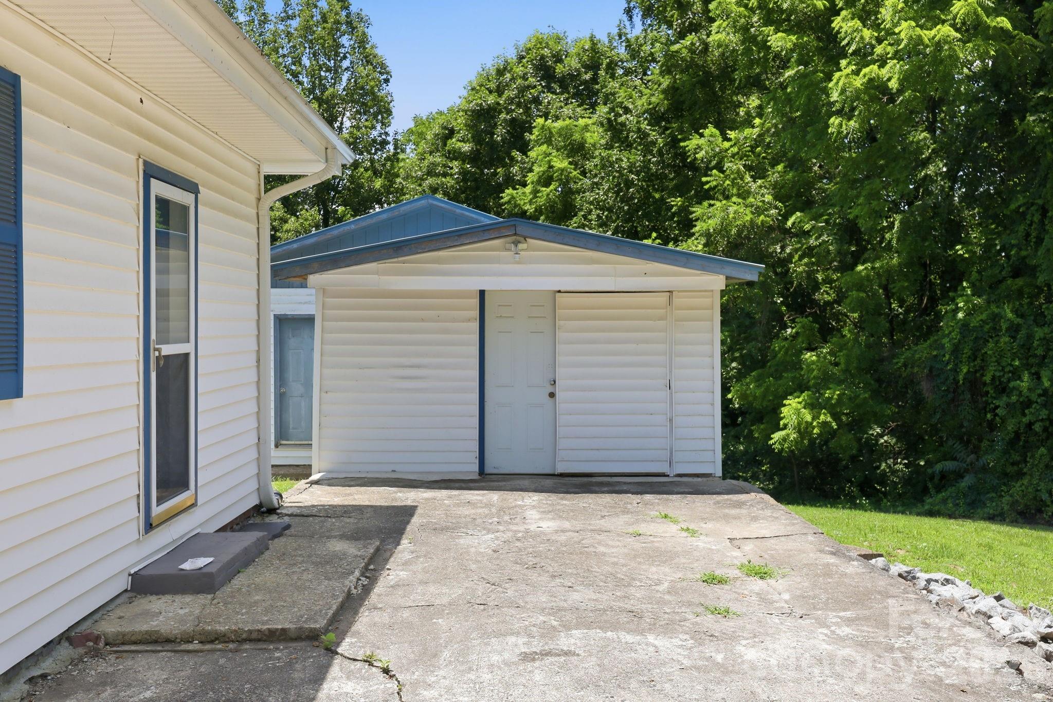 1231 Caldwell Place NW — Lenoir
