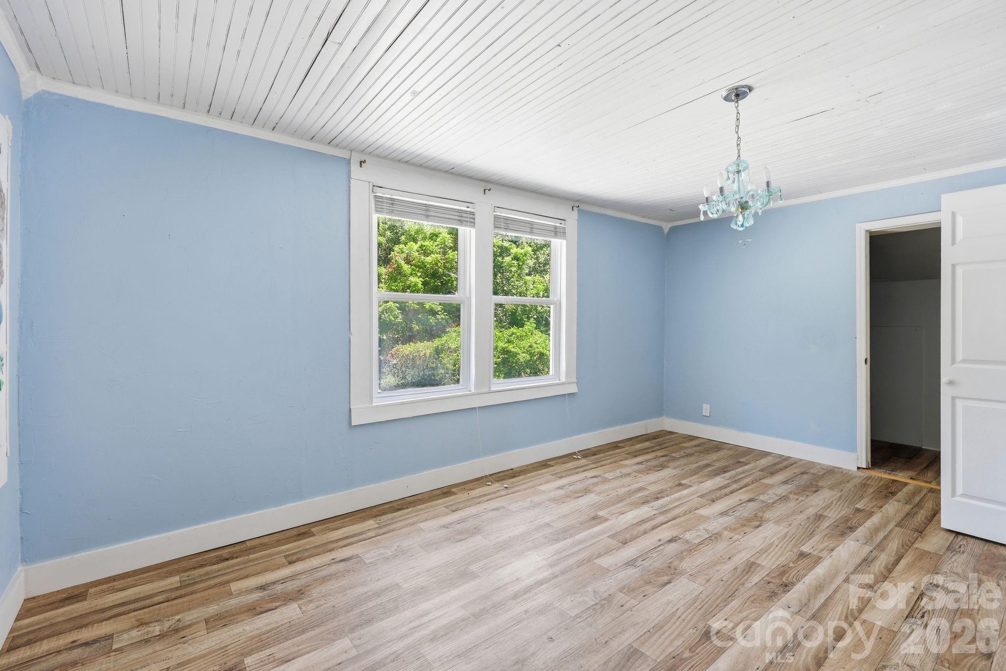 1231 Caldwell Place NW — Lenoir