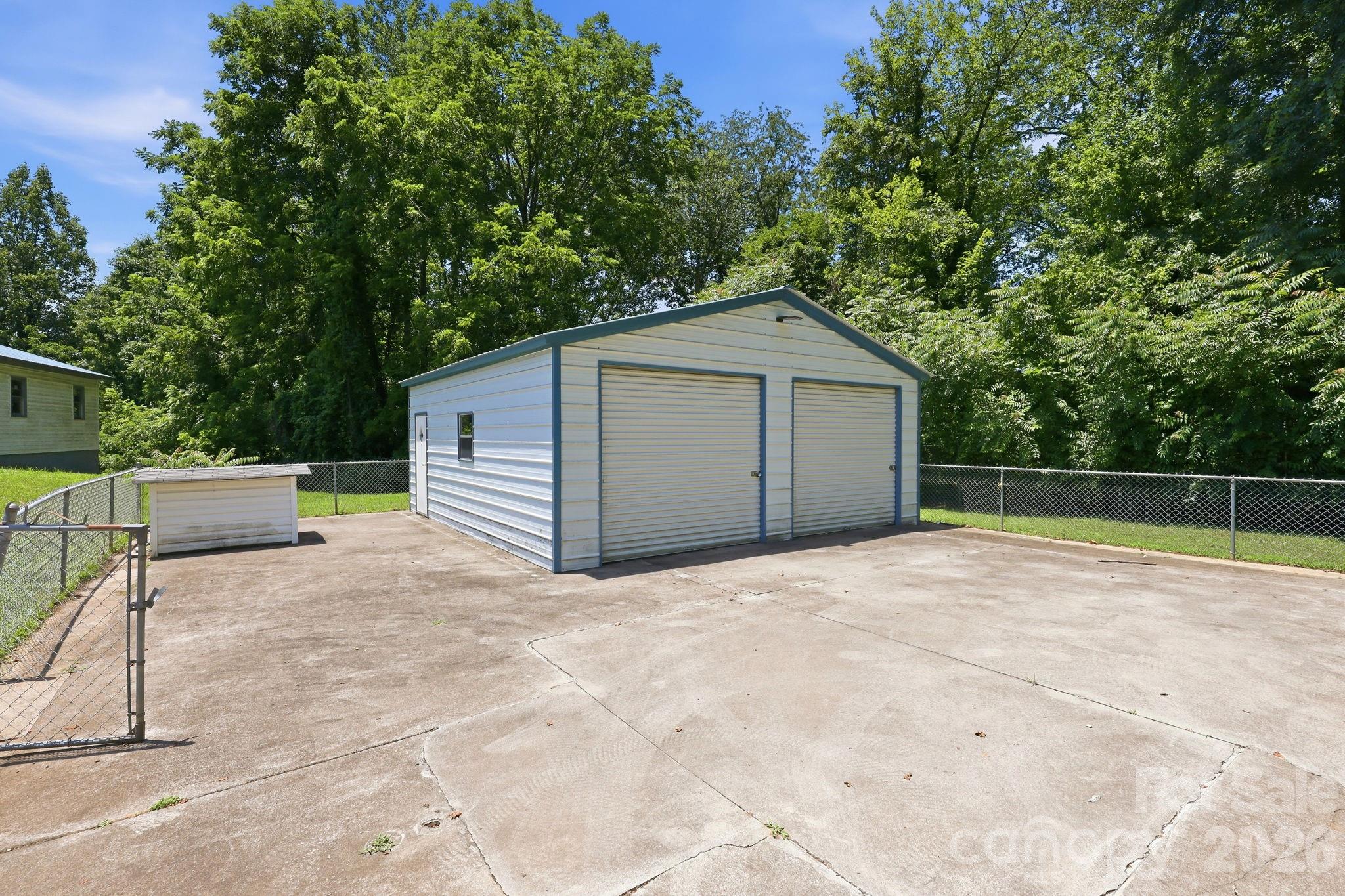 1231 Caldwell Place NW — Lenoir