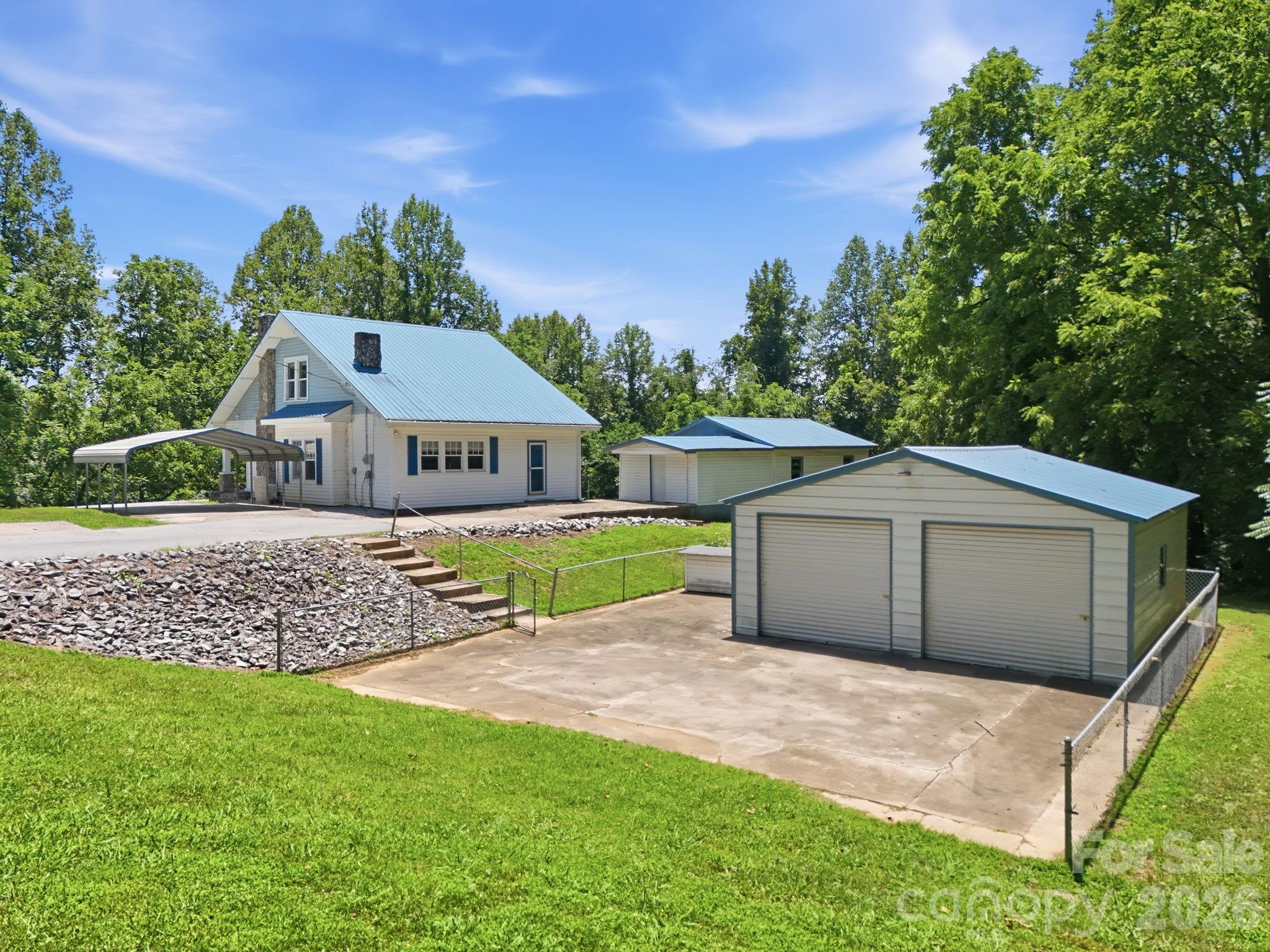 1231 Caldwell Place NW — Lenoir