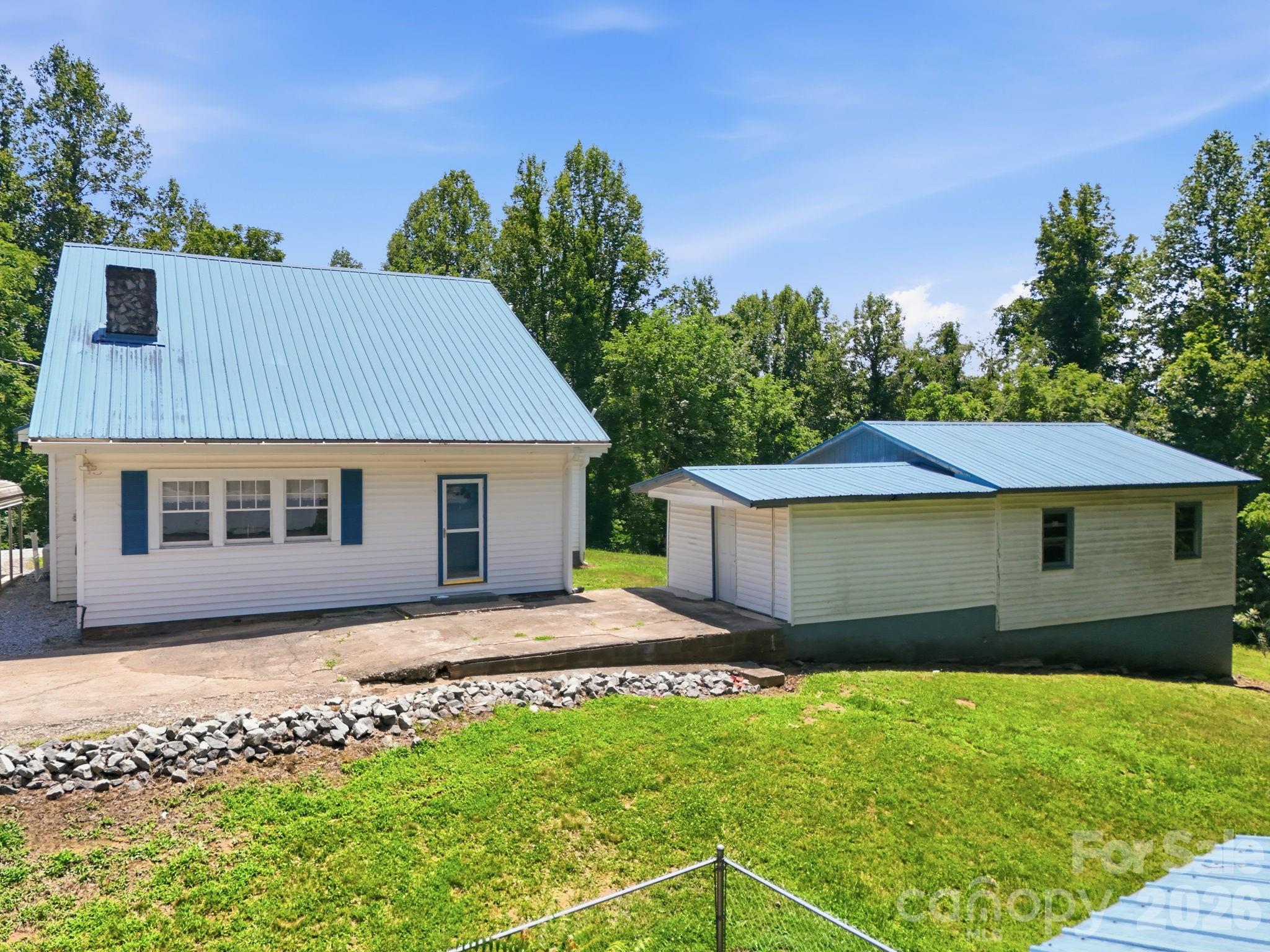 1231 Caldwell Place NW — Lenoir