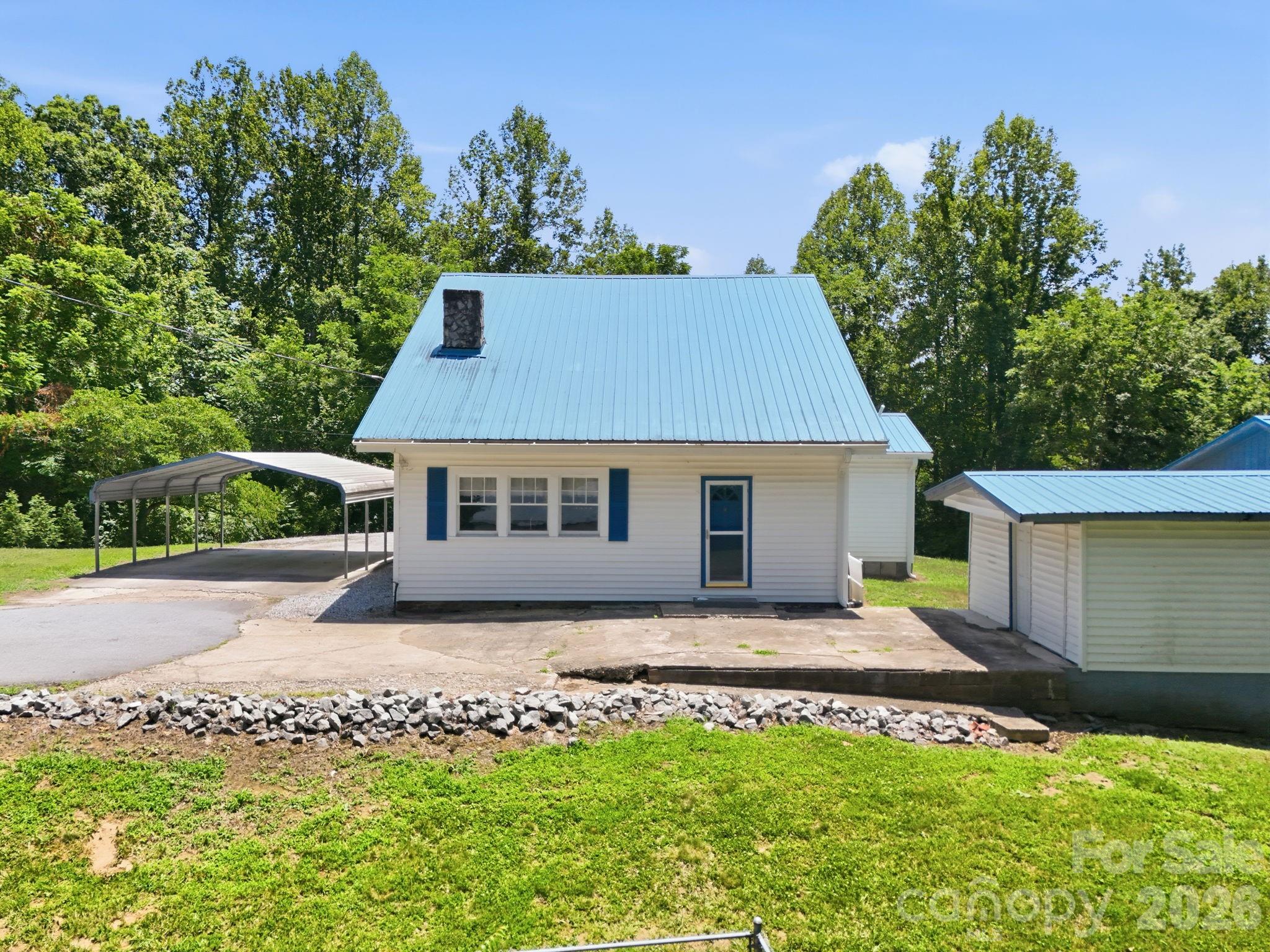 1231 Caldwell Place NW — Lenoir