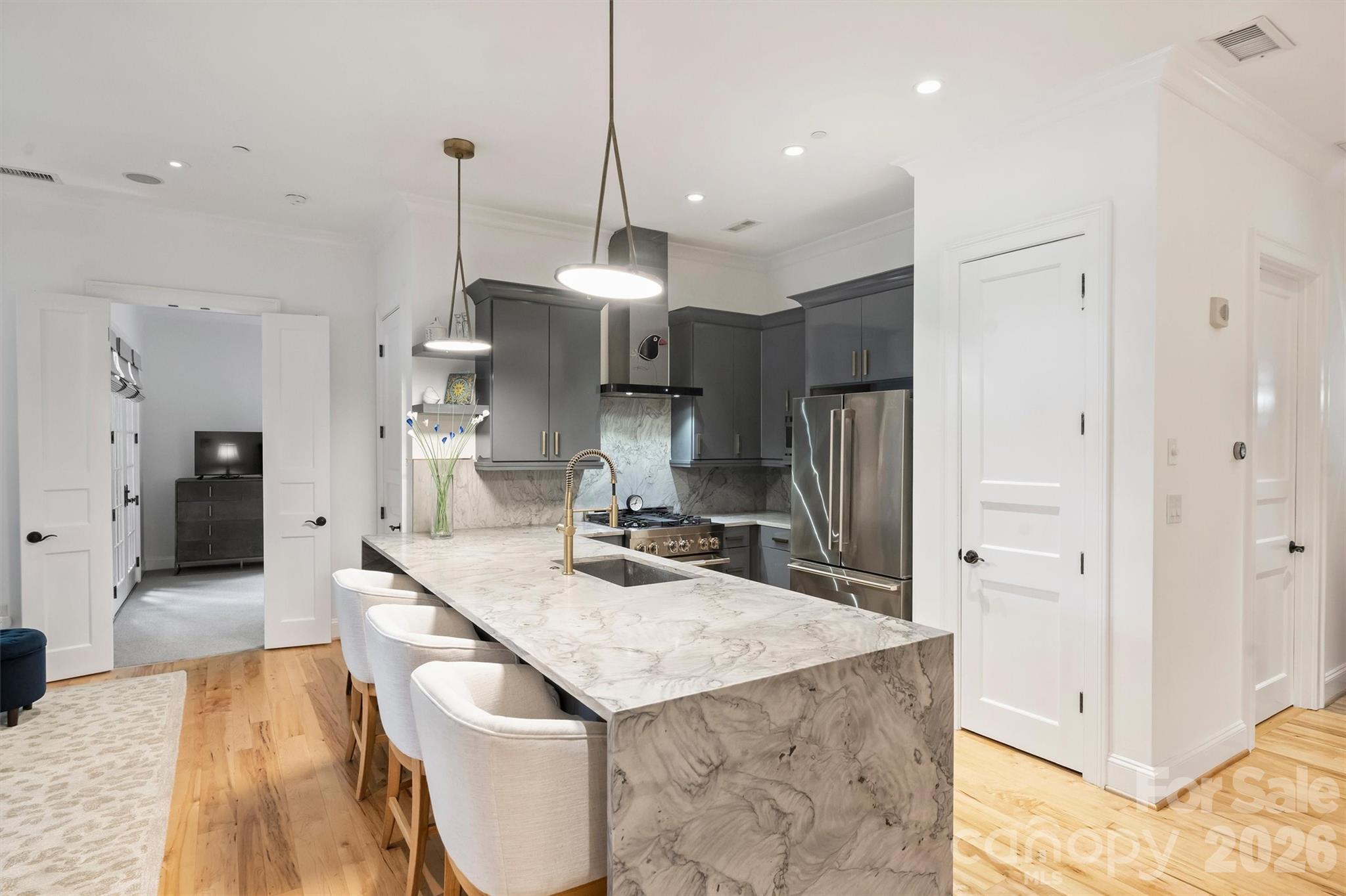 241 Queens Road — Charlotte