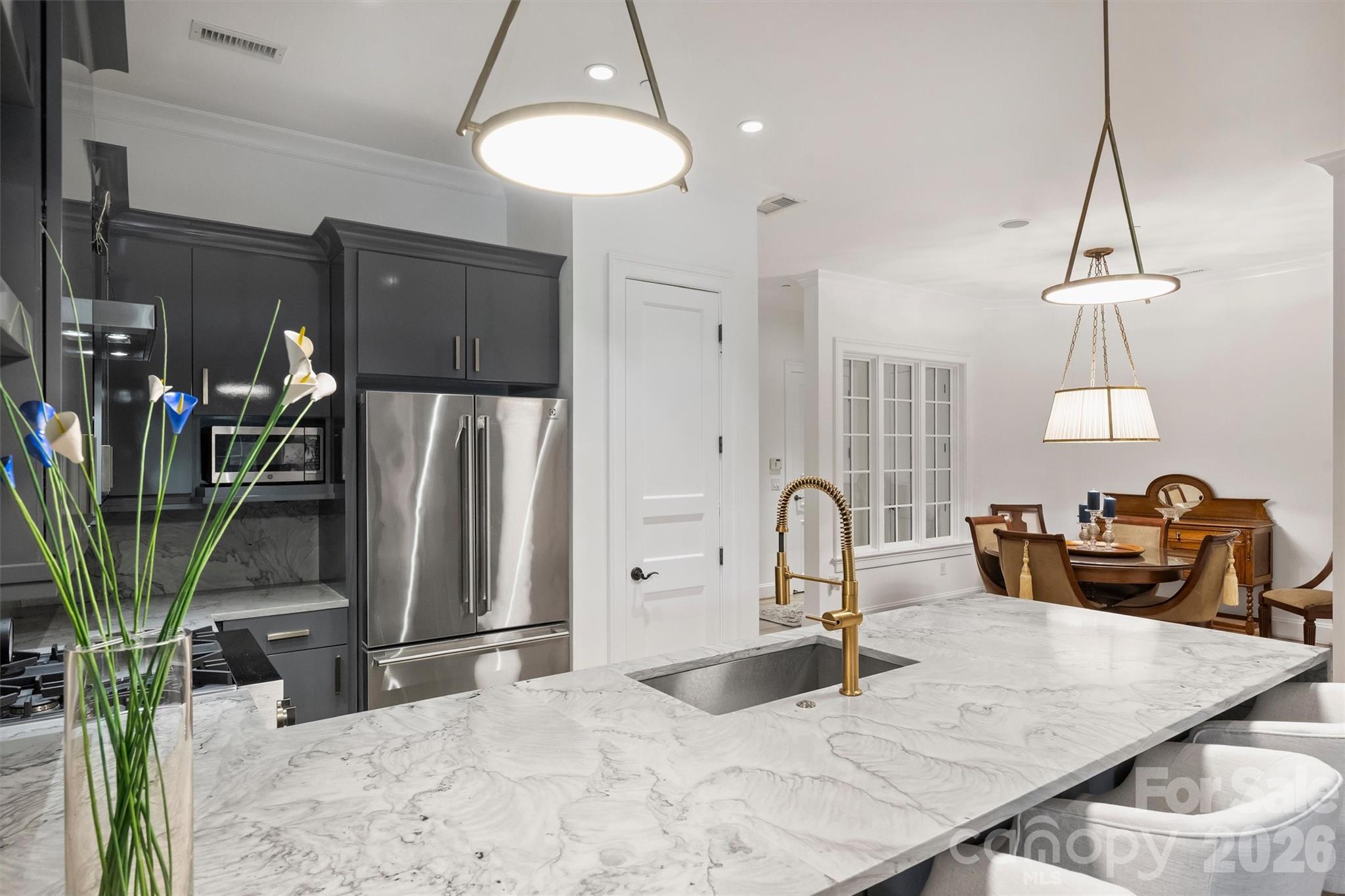 241 Queens Road — Charlotte