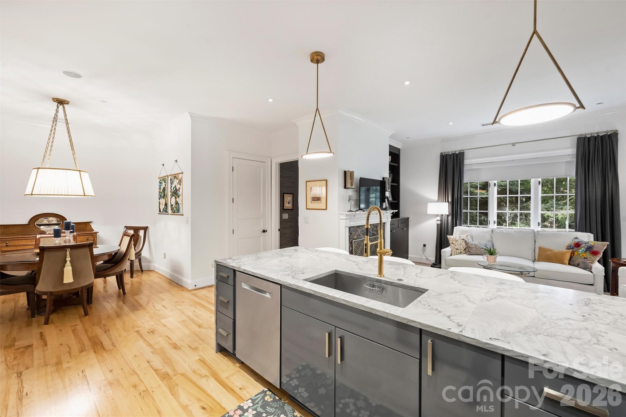 241 Queens Road — Charlotte