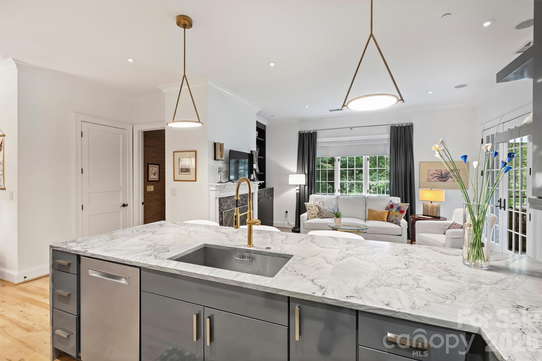 241 Queens Road — Charlotte