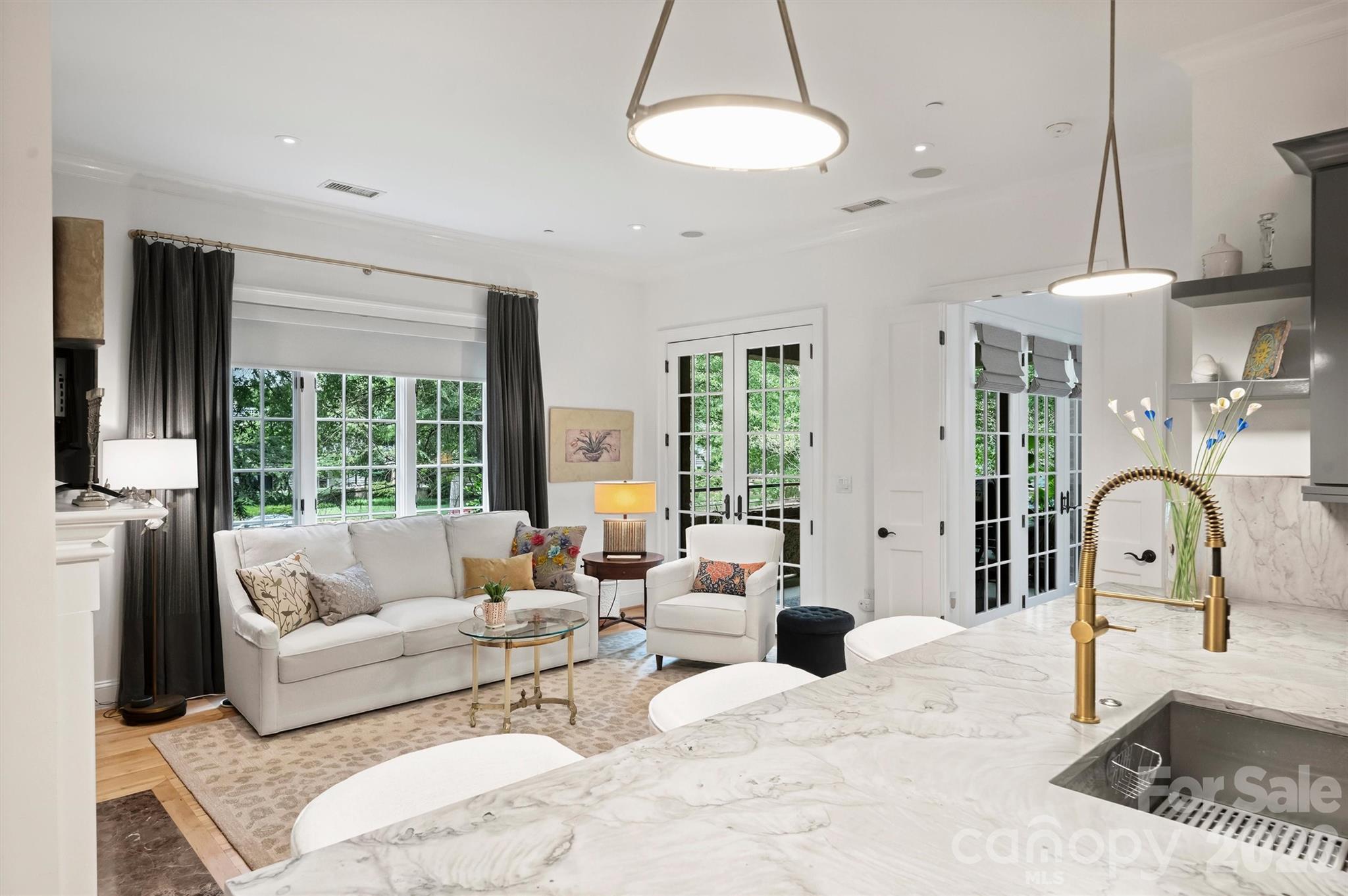 241 Queens Road — Charlotte