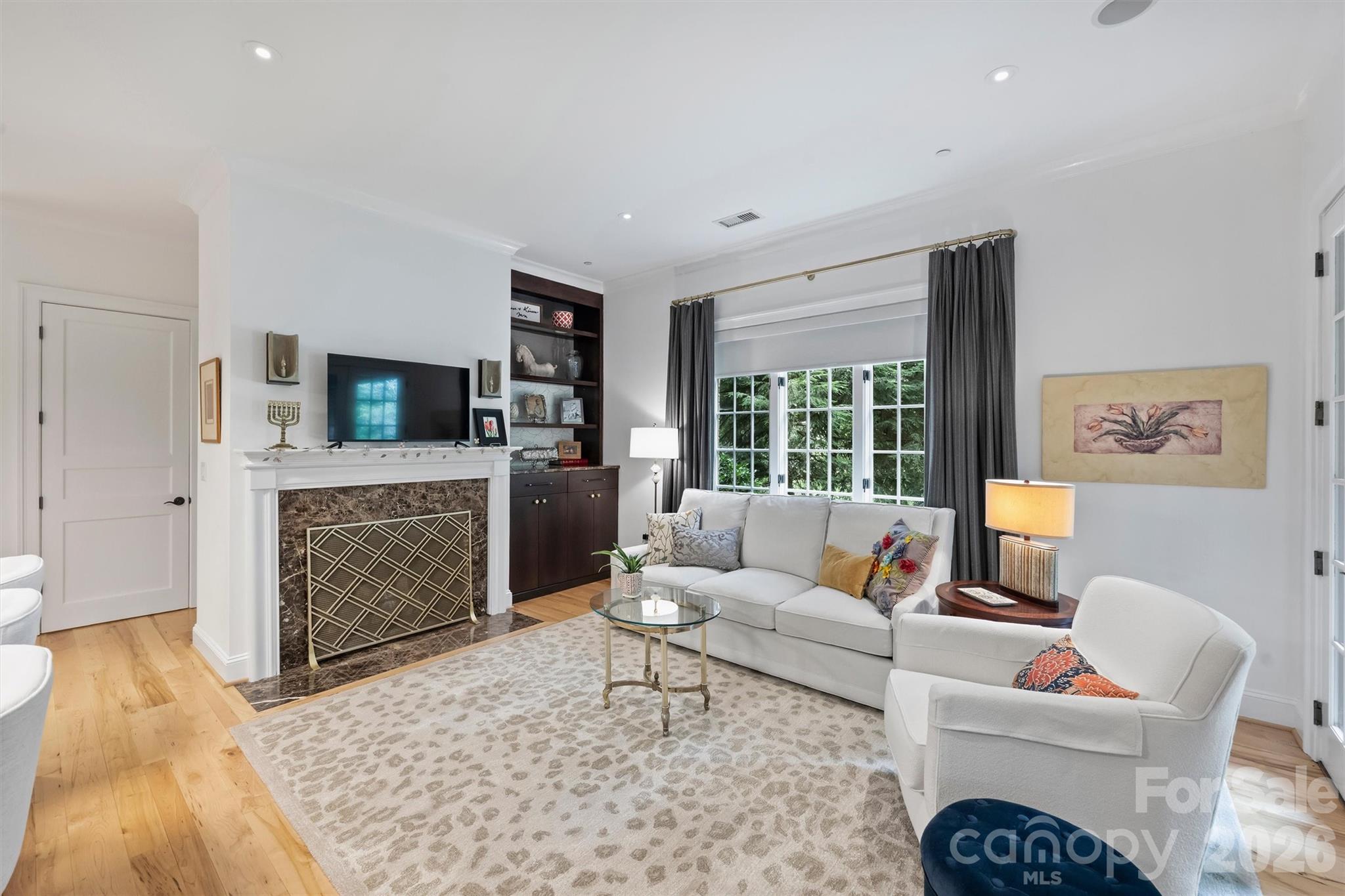 241 Queens Road — Charlotte