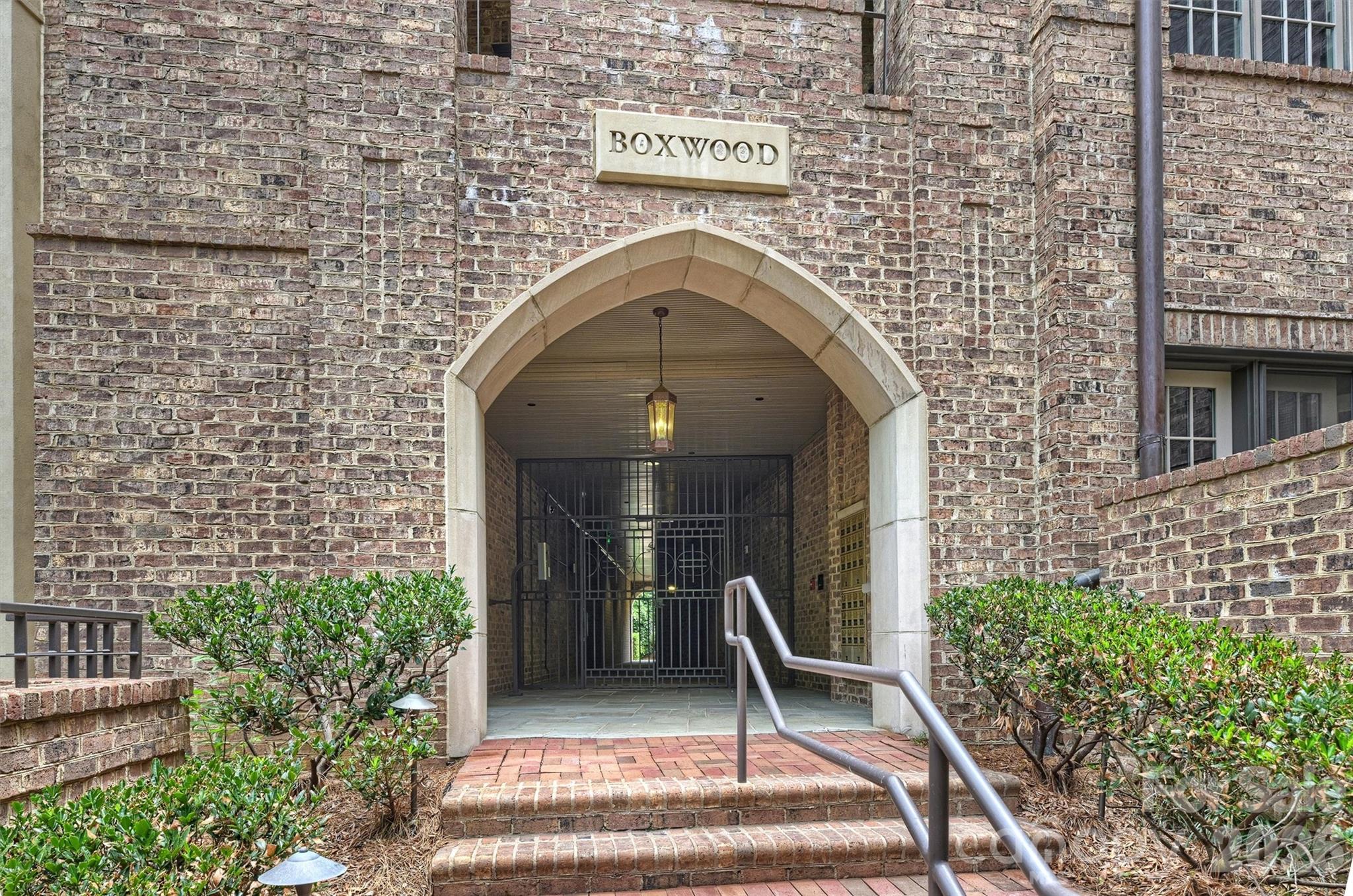 241 Queens Road — Charlotte
