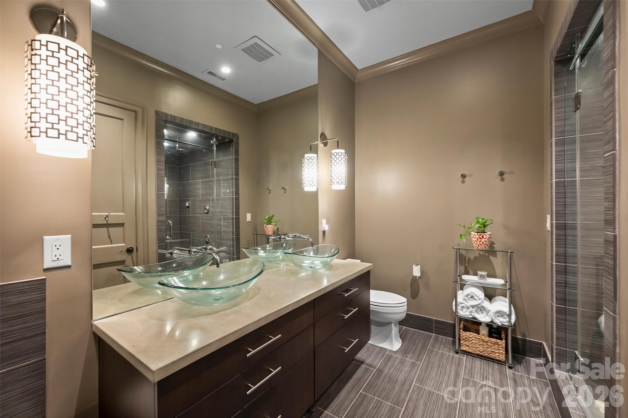 241 Queens Road — Charlotte