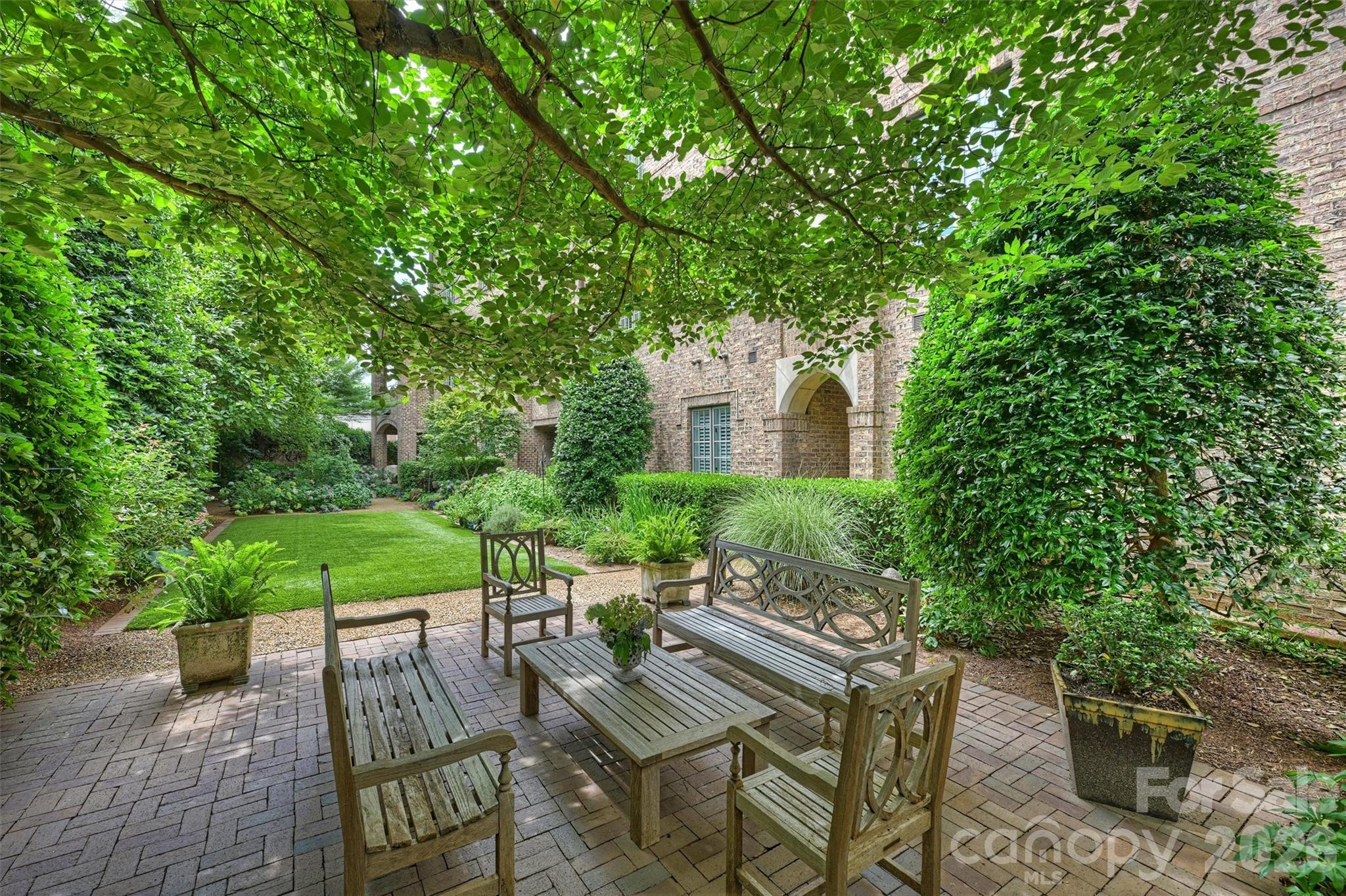 241 Queens Road — Charlotte